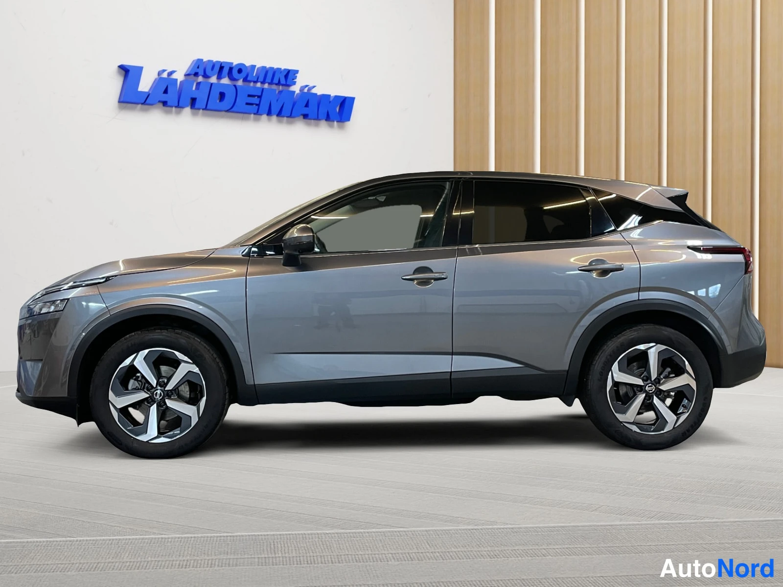 Harmaa Nissan Qashqai 2022, etuviisto, keula vasemmalle, kuva 2
