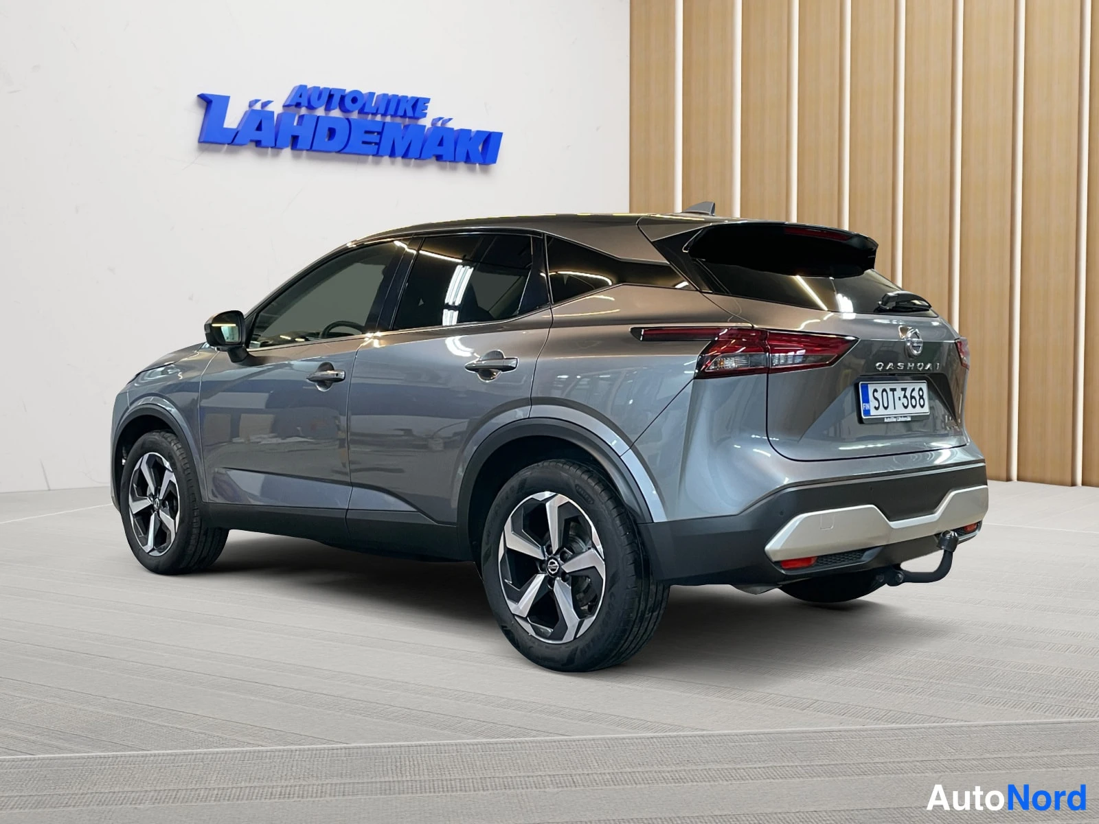 Harmaa Nissan Qashqai 2022, takaviisto, kuva 7