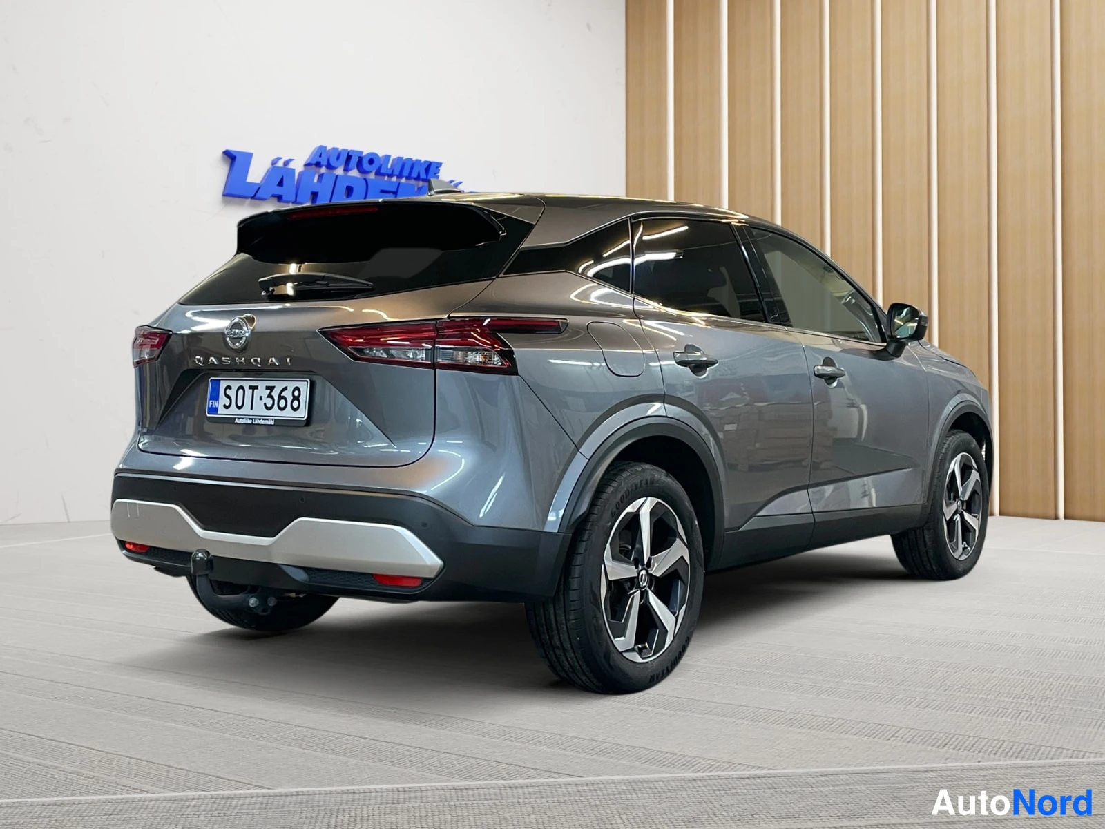 Harmaa Nissan Qashqai 2022, takaviisto, kuva 8