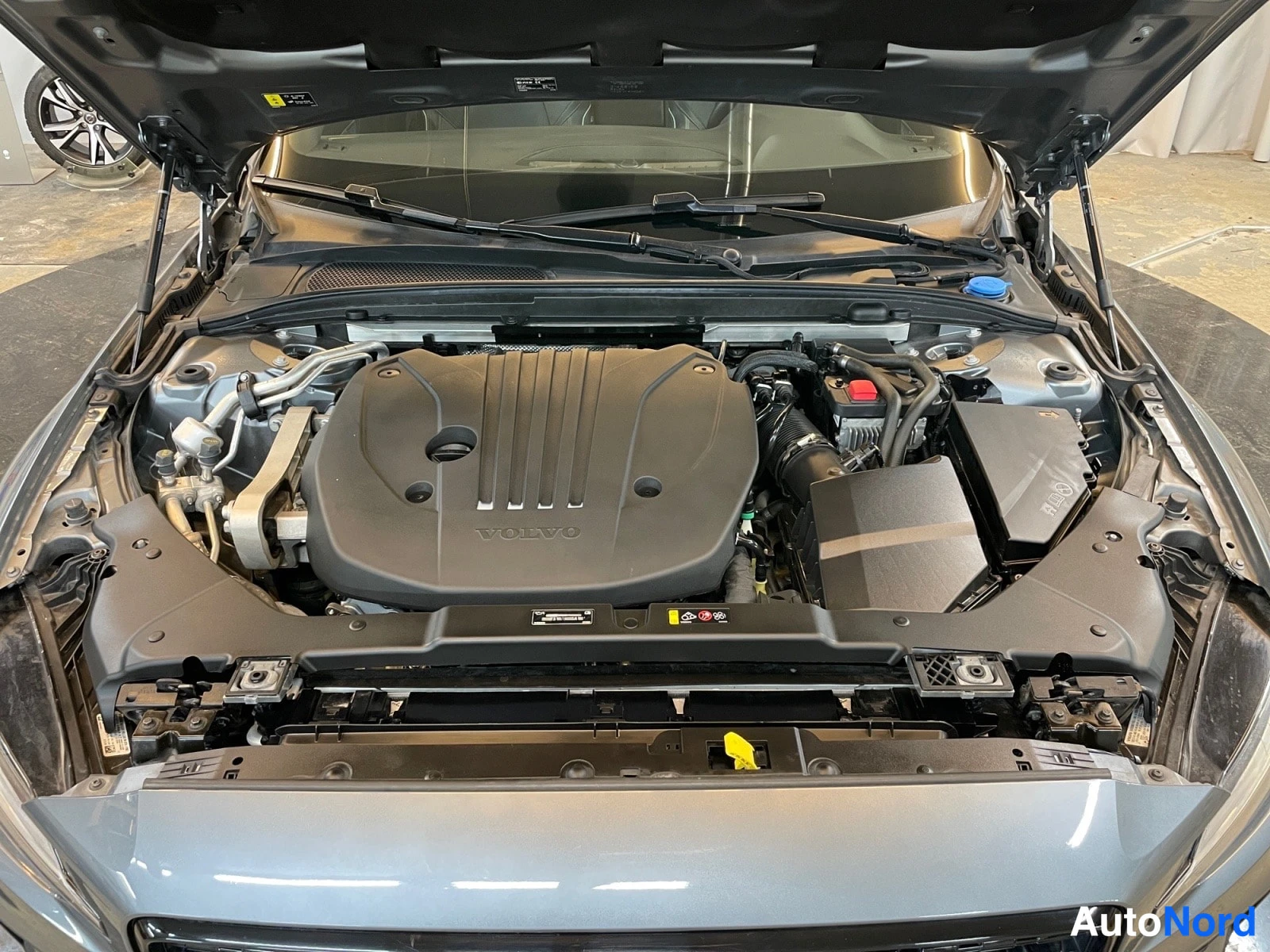 Harmaa Volvo S60 2021, kuva 17