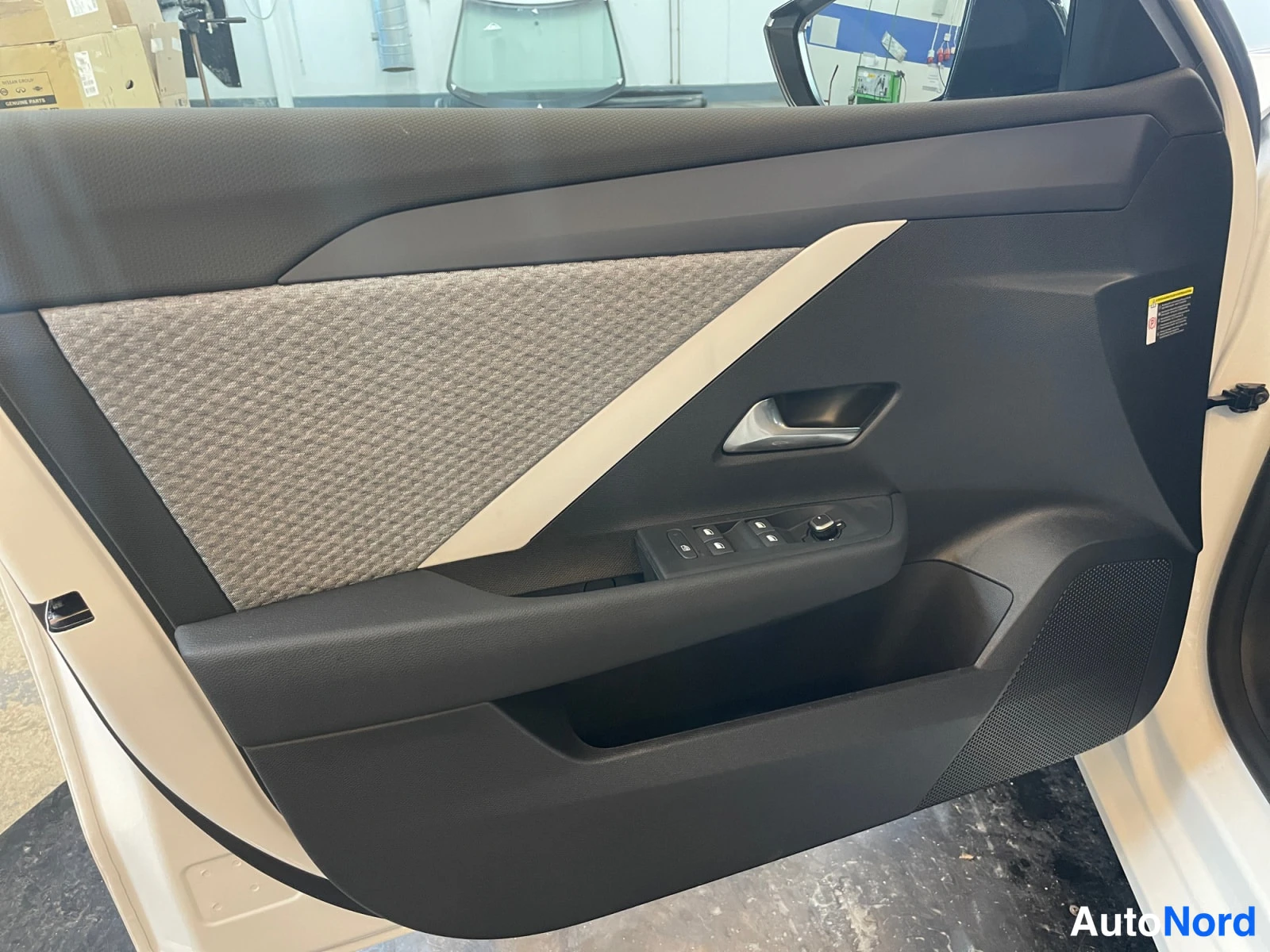 White Opel Astra 2026, photo 12