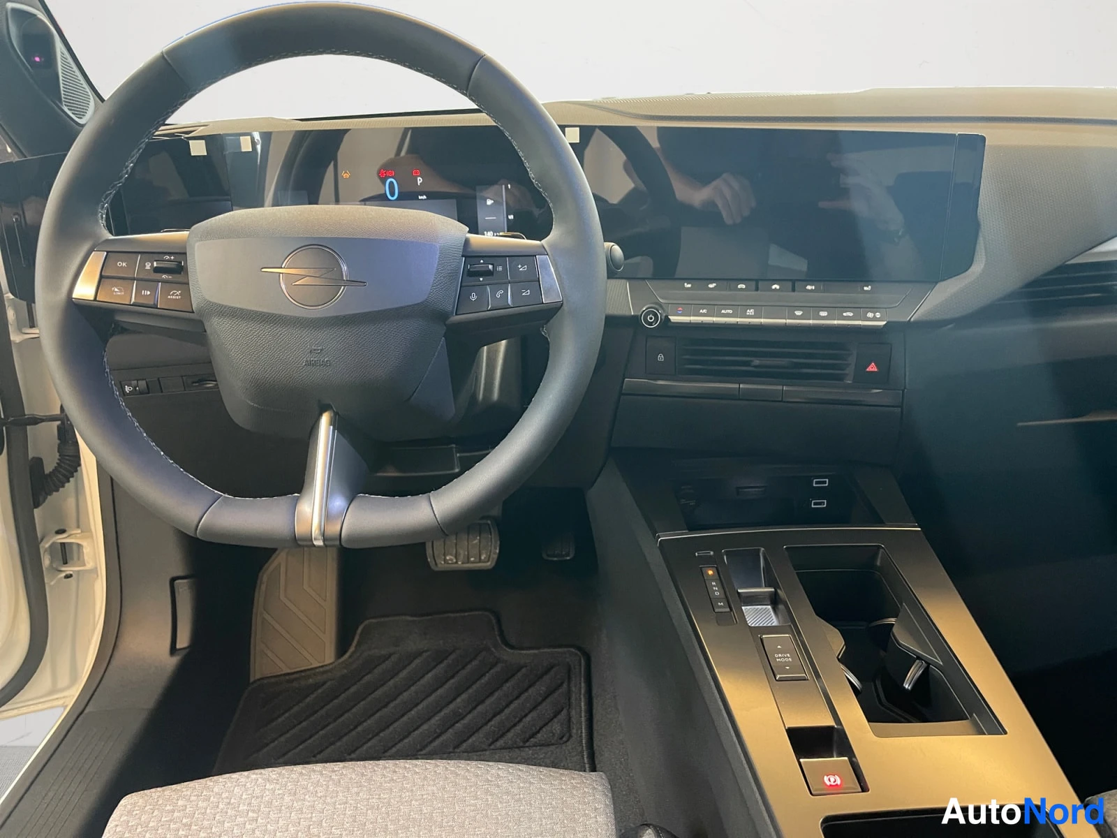 White Opel Astra 2026, photo 14