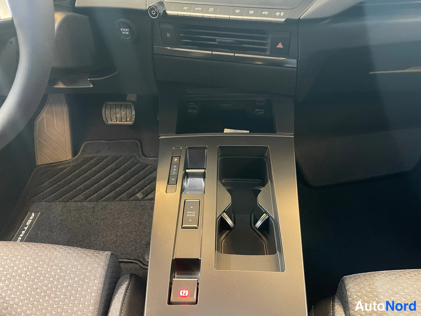 White Opel Astra 2026, photo 16