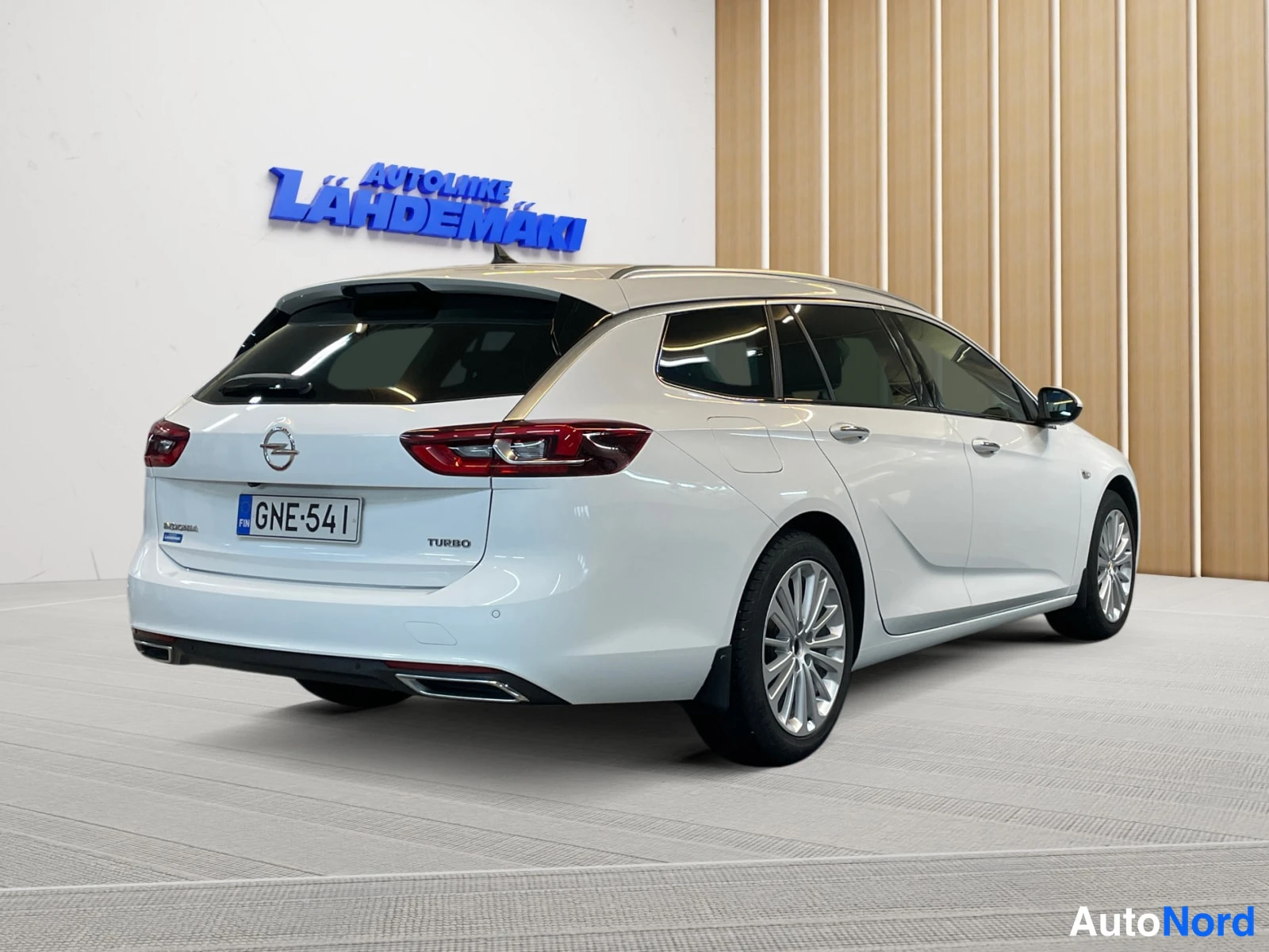 Valkoinen Opel Insignia 2019, takaviisto, kuva 8