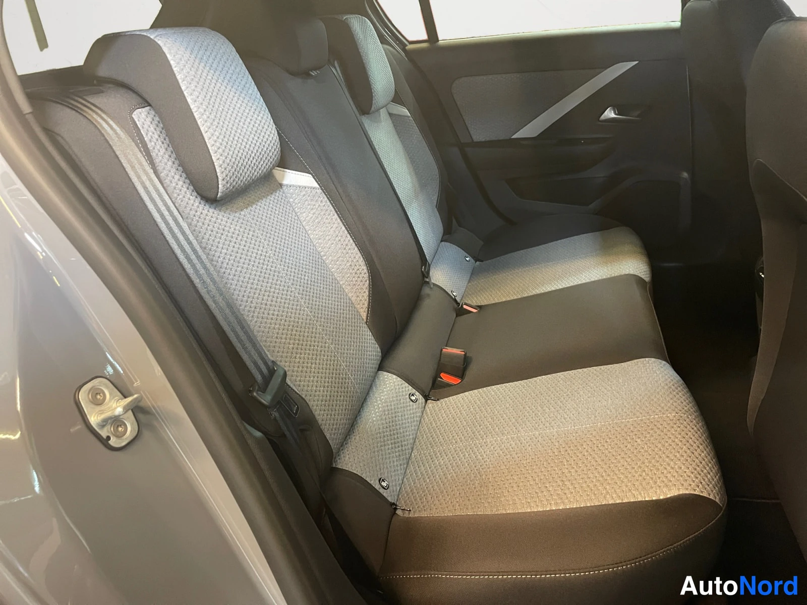 Grey Opel Astra 2026, photo 17