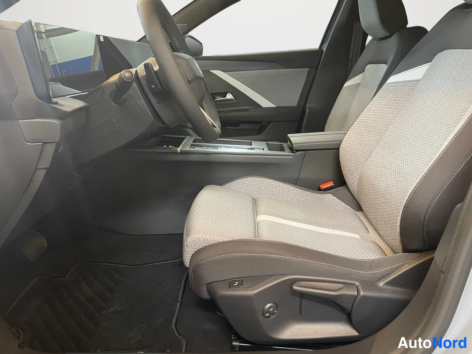 Grey Opel Astra 2026, photo 11