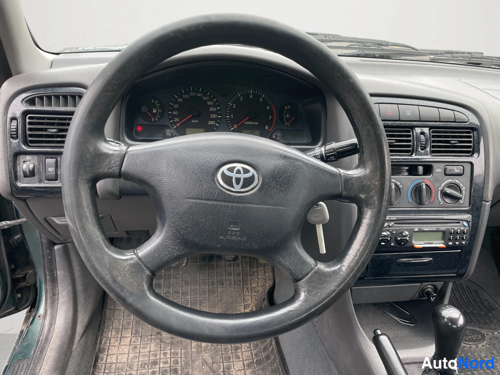 Vihreä Toyota Avensis 2000, kuva 16