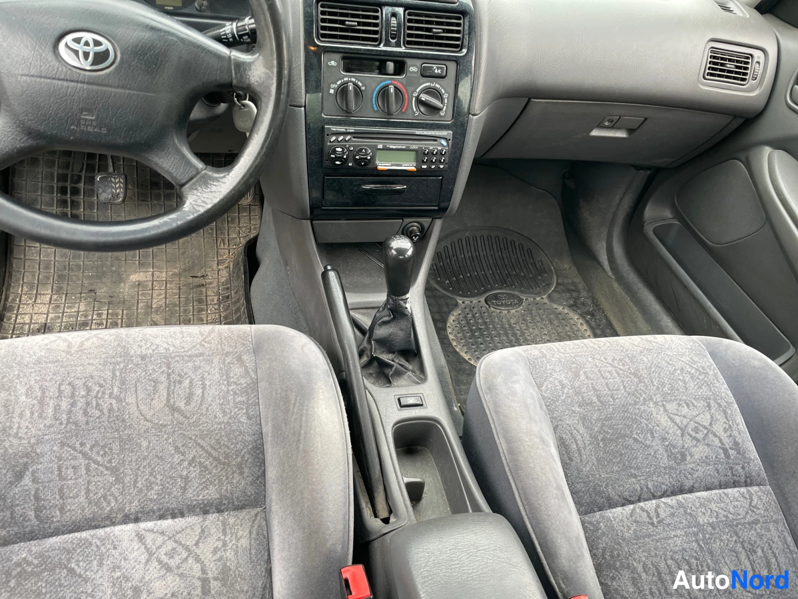Vihreä Toyota Avensis 2000, kuva 17
