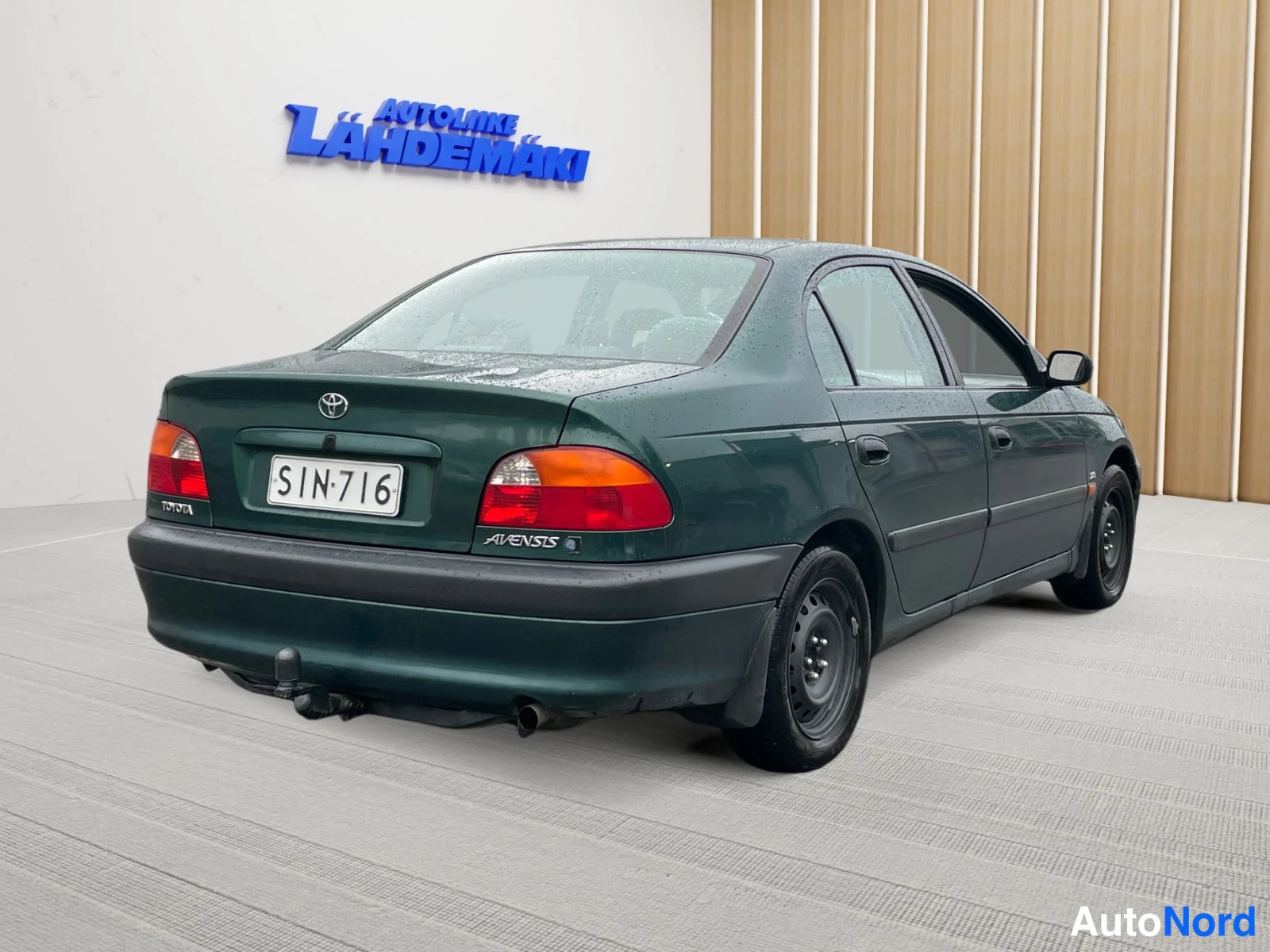 Vihreä Toyota Avensis 2000, takaviisto, kuva 9