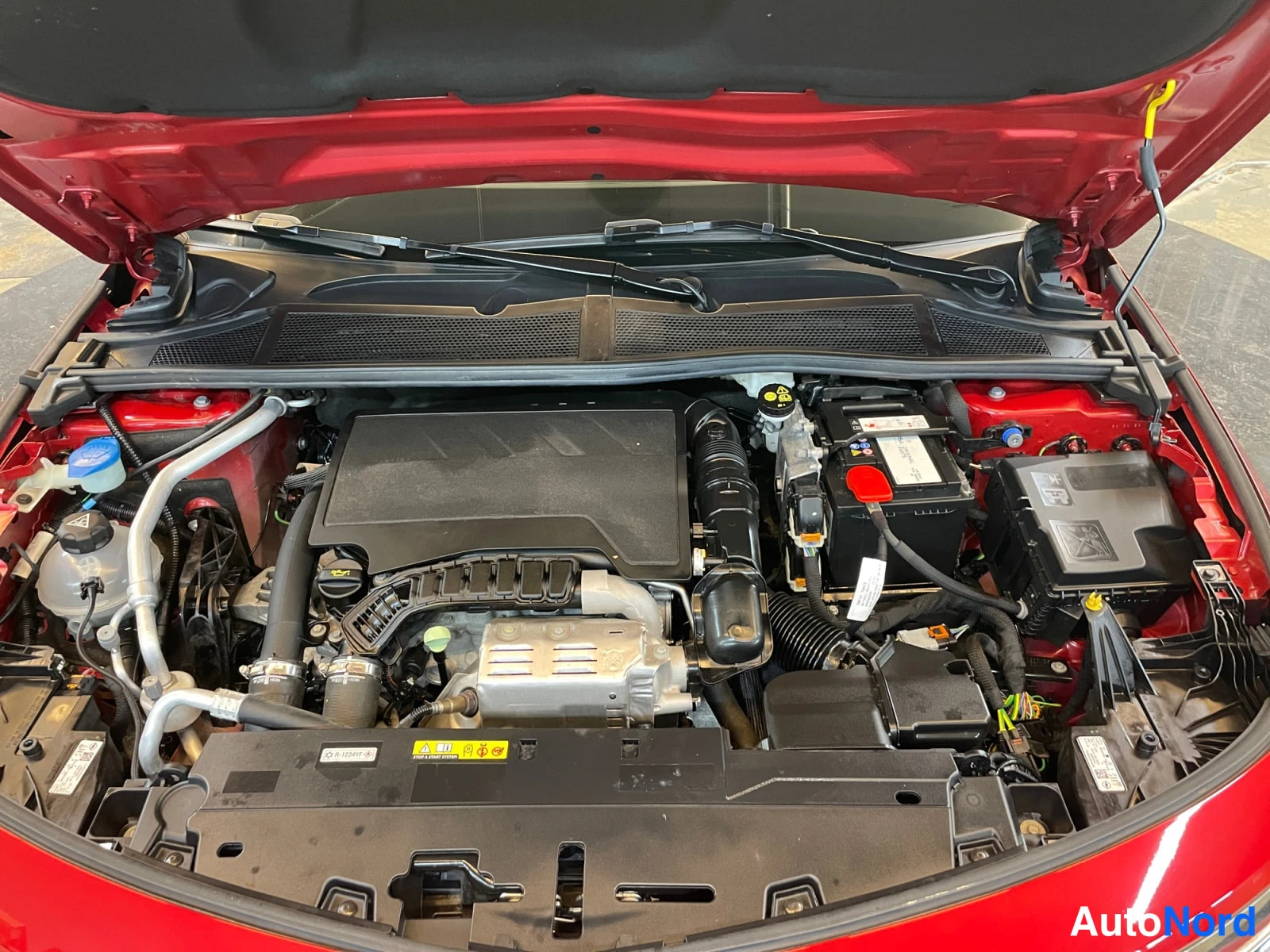 Punainen Opel Astra 2022, kuva 20