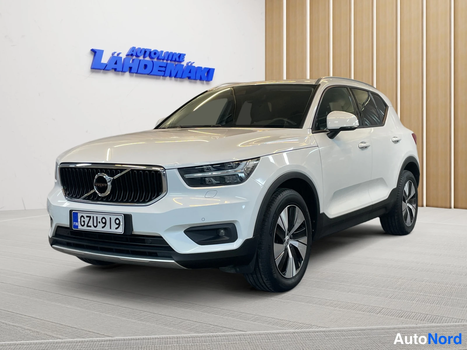 Volvo XC40 B4 AWD MHEV Momentum 2021