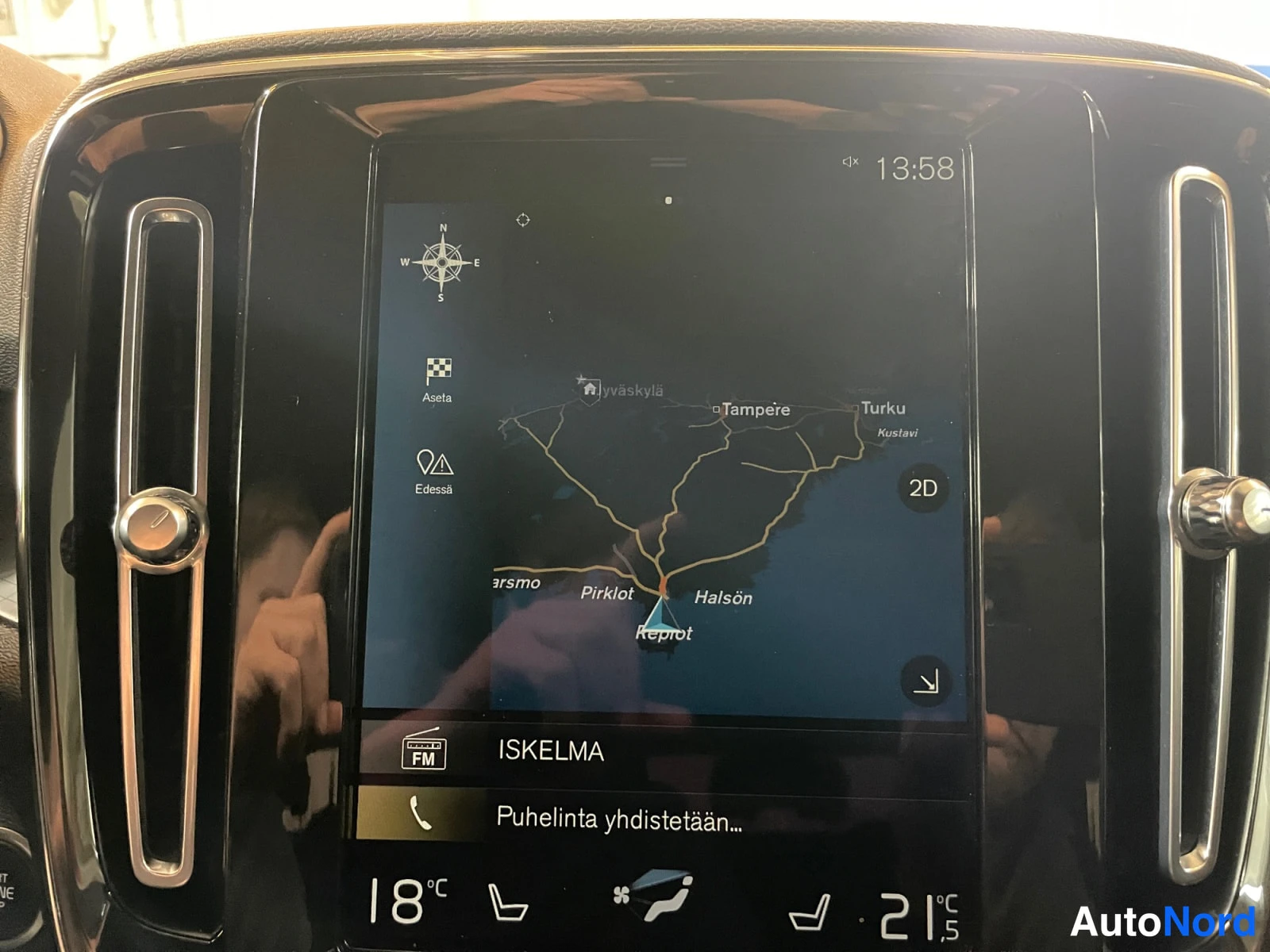 Valkoinen Volvo XC40 2021, kuva 20