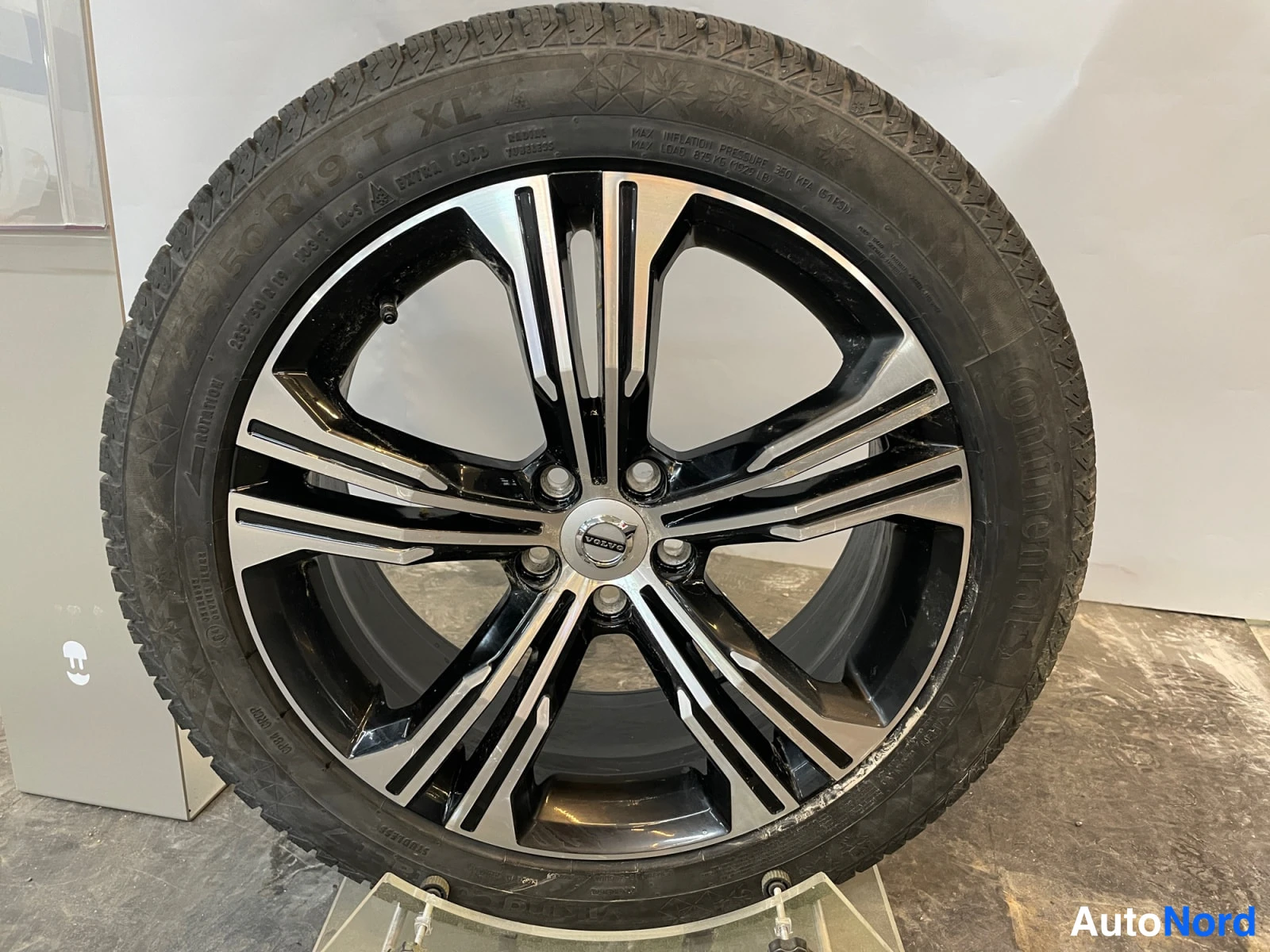Valkoinen Volvo XC40 2021, kuva 23