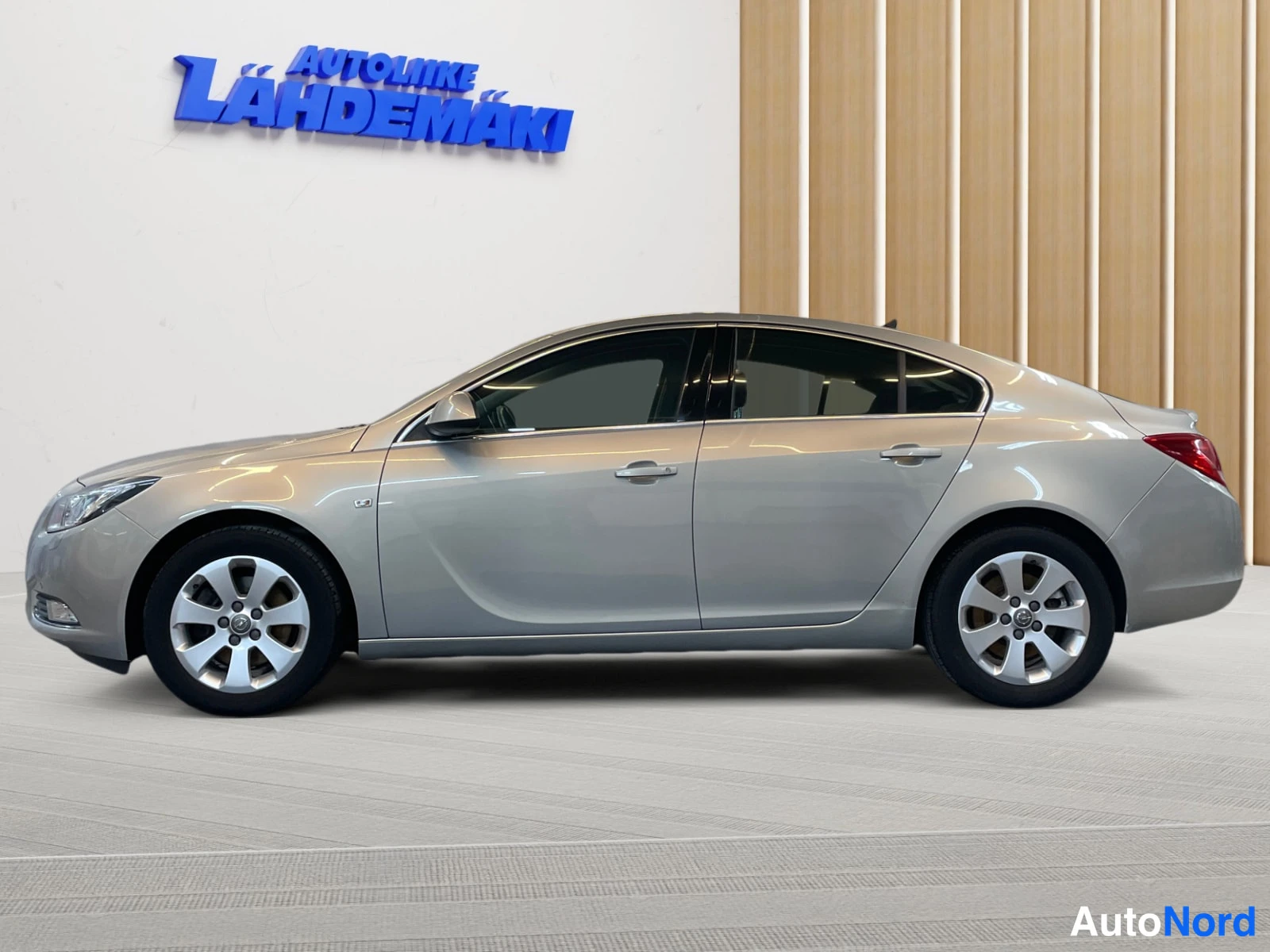 Ruskea Opel Insignia 2011, sivulta, kuva 6