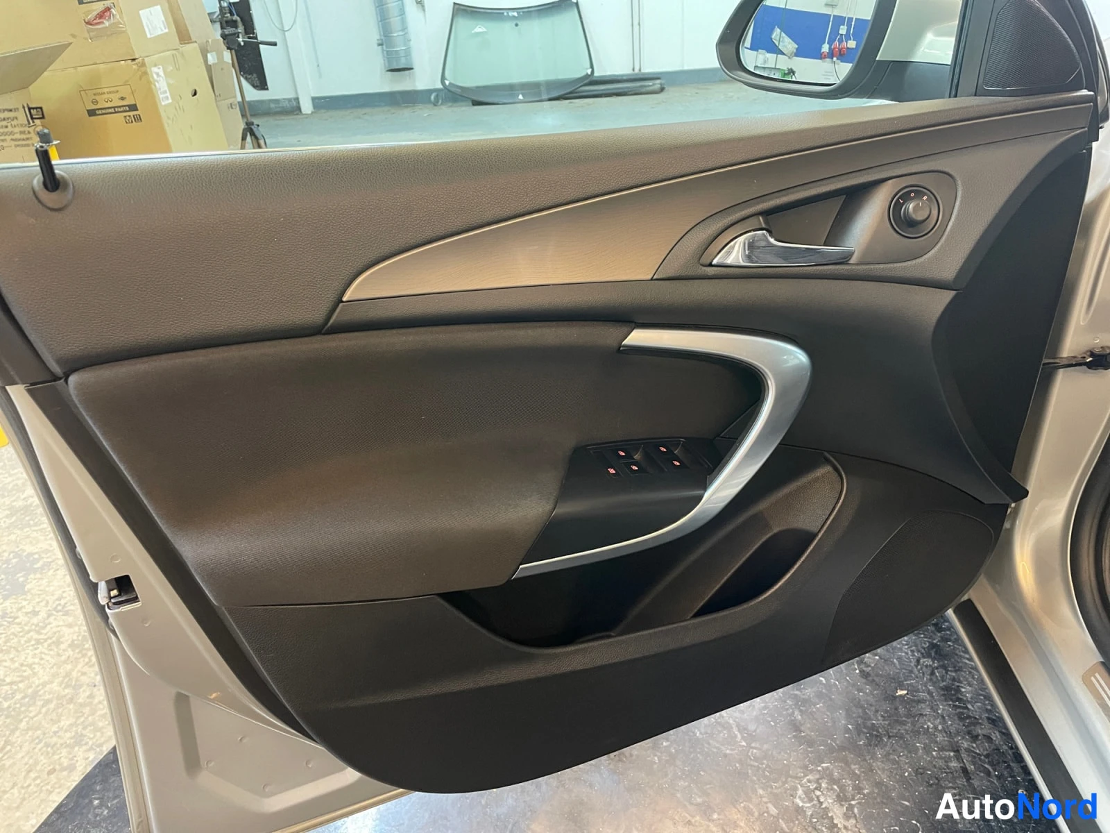 Ruskea Opel Insignia 2011, kuva 14