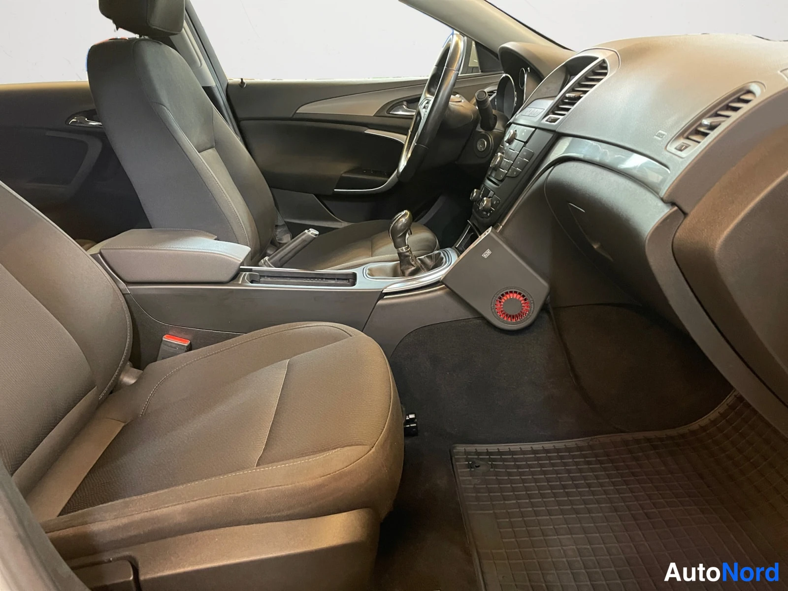 Ruskea Opel Insignia 2011, kuva 18