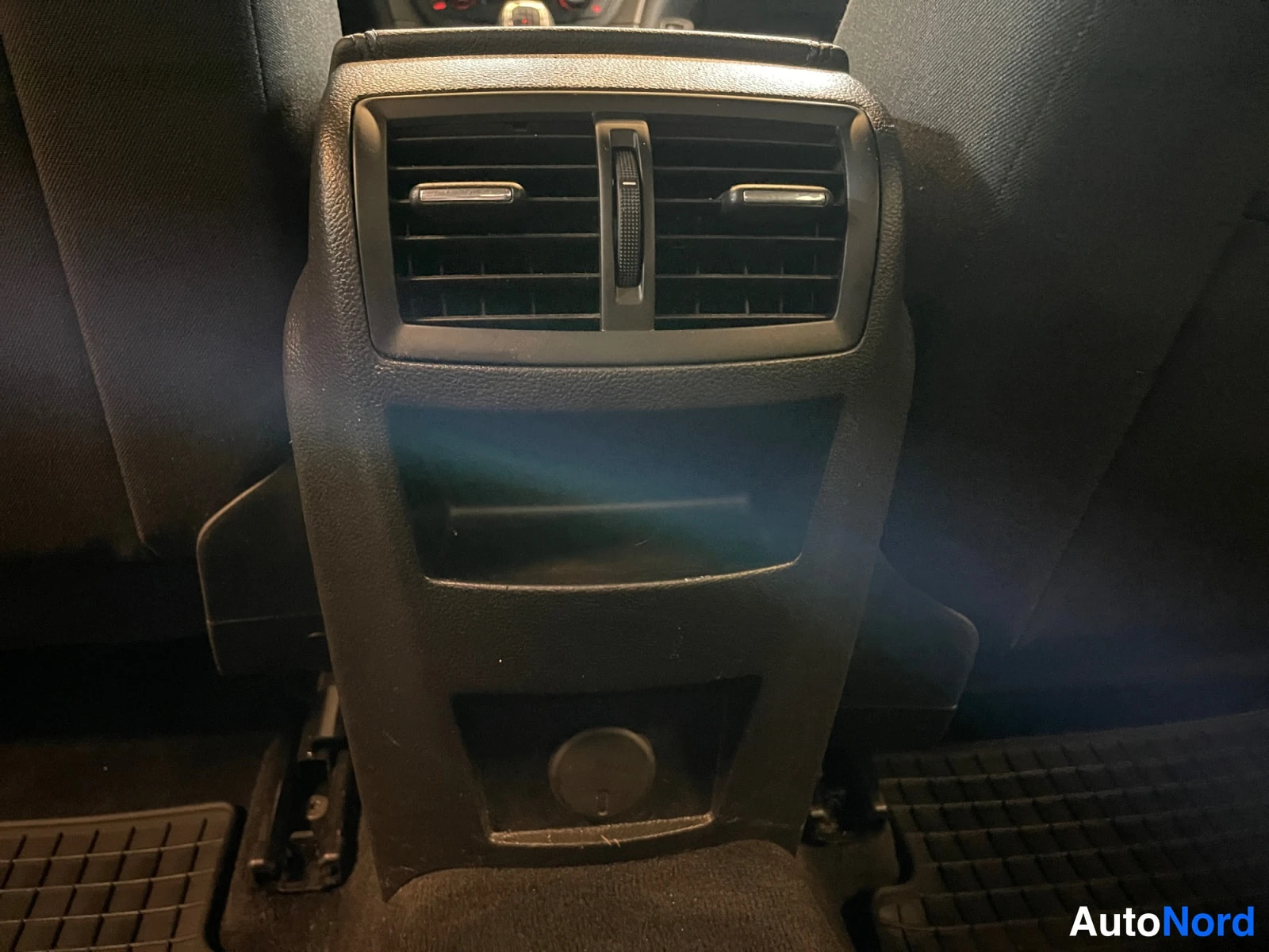 Ruskea Opel Insignia 2011, kuva 23
