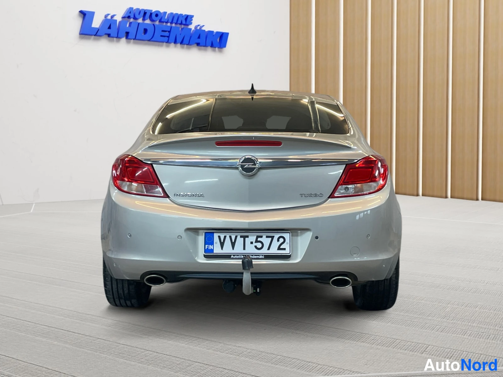 Ruskea Opel Insignia 2011, takaa, kuva 9