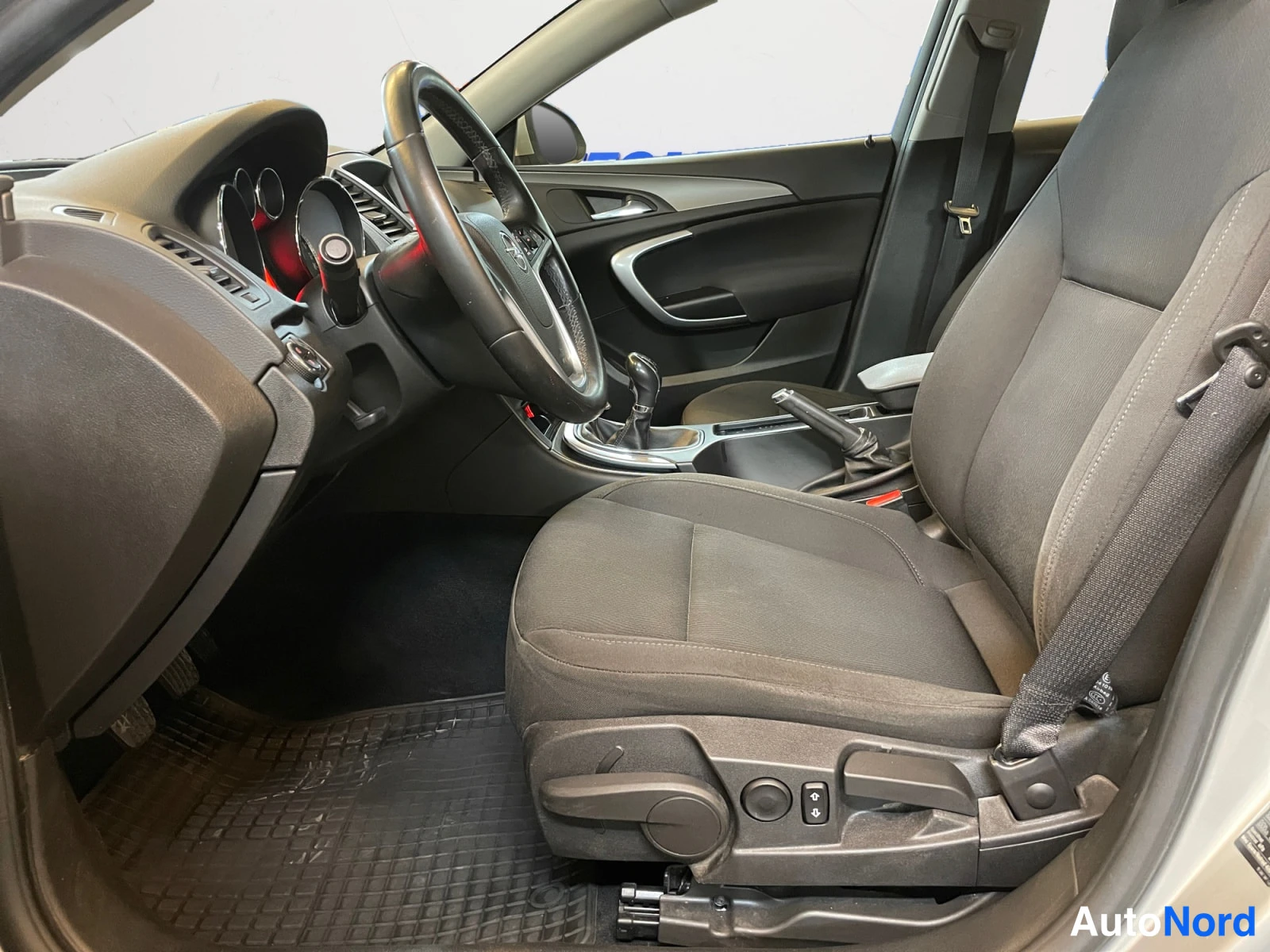 Ruskea Opel Insignia 2011, kuva 11