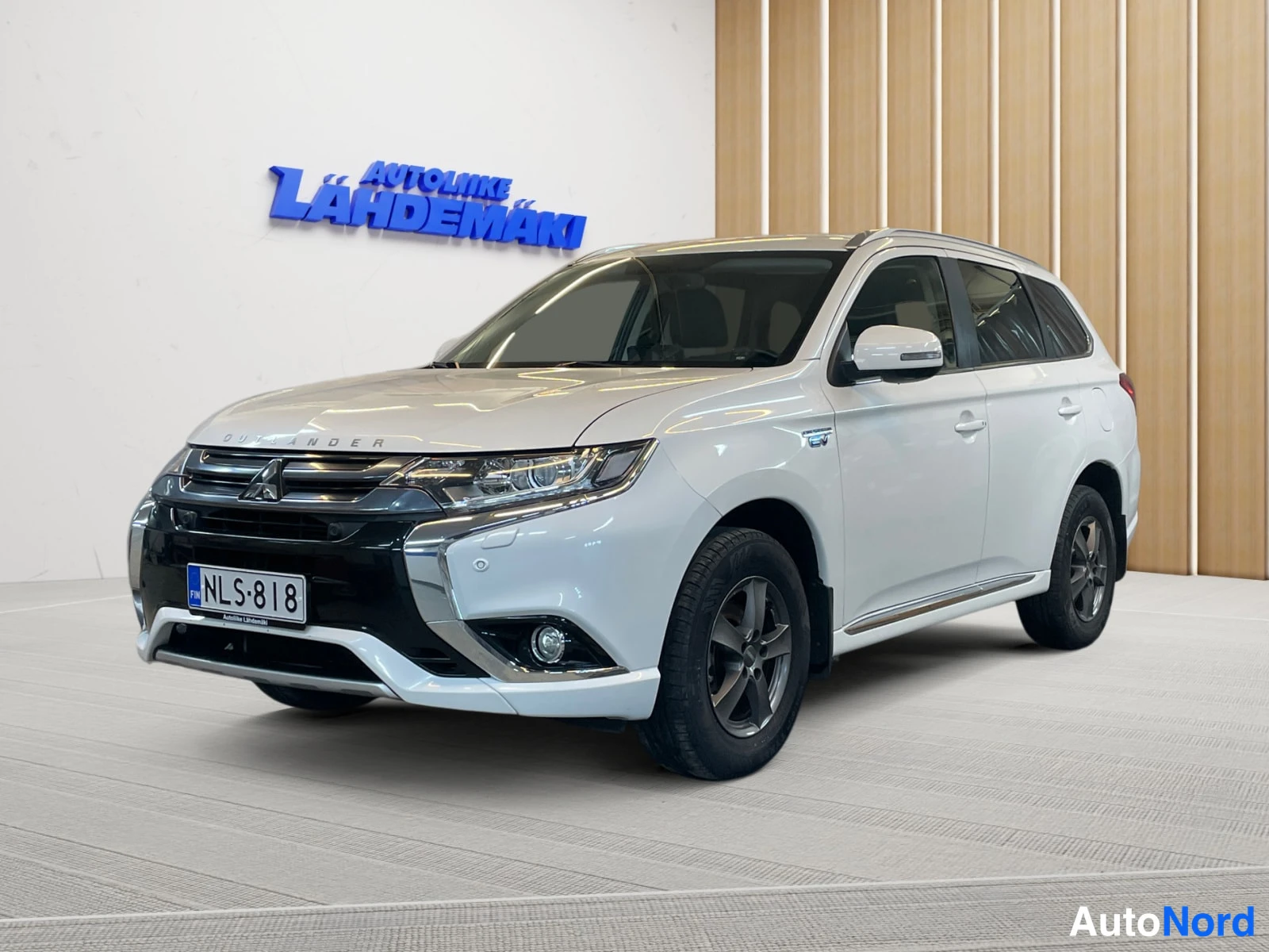 Mitsubishi Outlander PHEV Intense Plus 4WD 2016