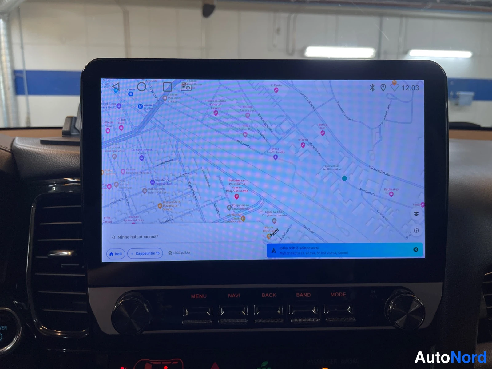 Valkoinen Mitsubishi Outlander PHEV 2016, kuva 20