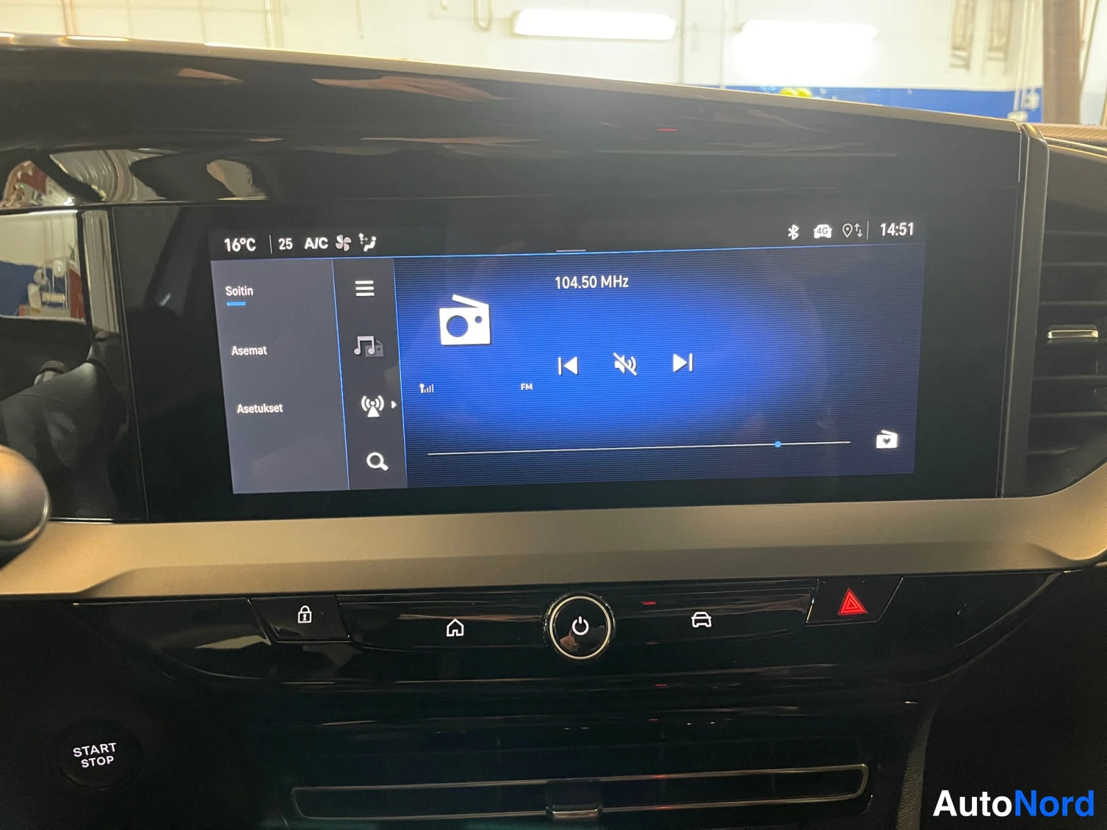 White Opel Mokka 2026, photo 21
