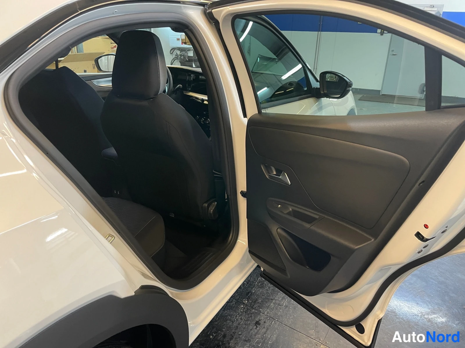 White Opel Mokka 2026, photo 22