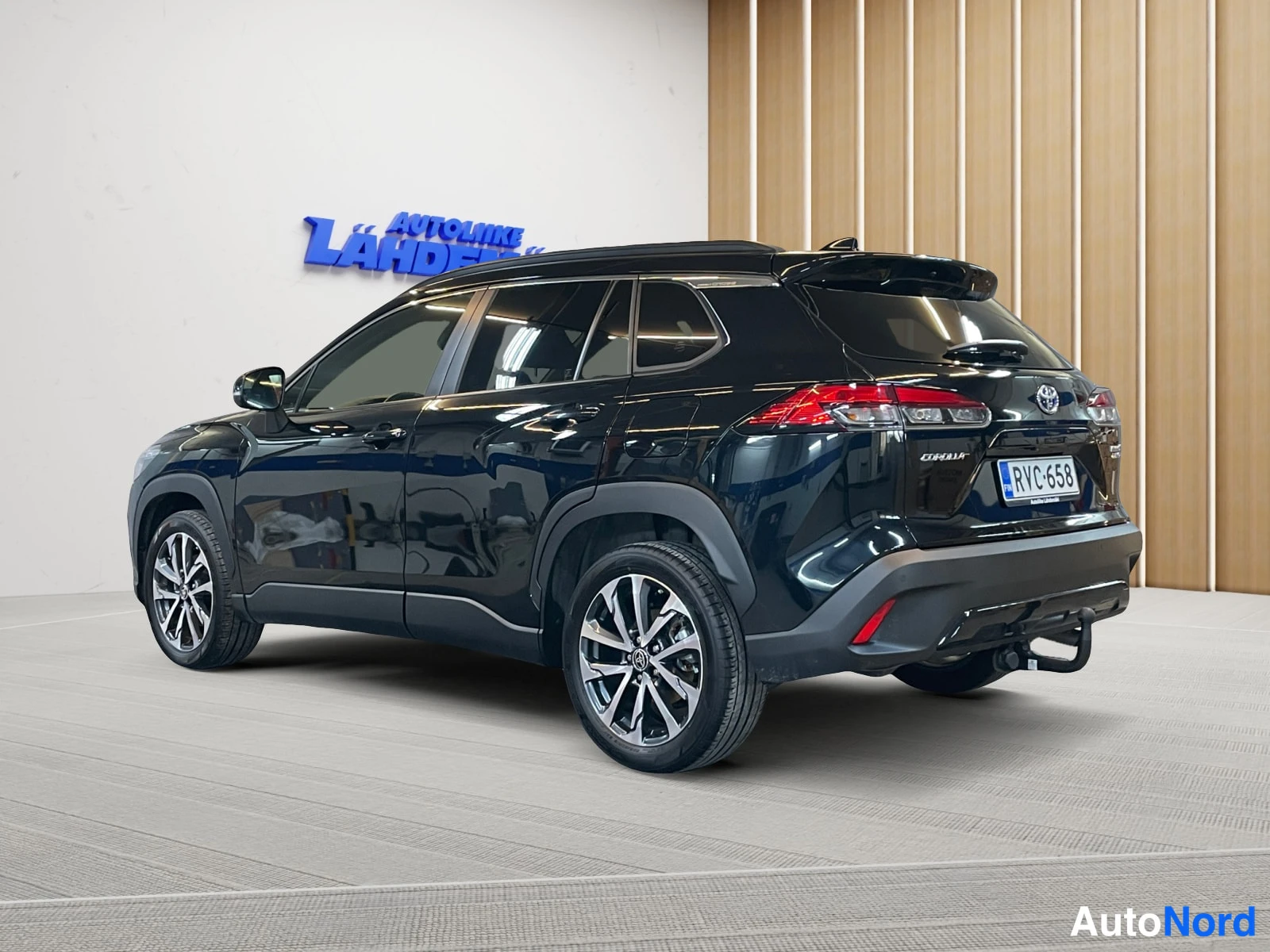 Black Toyota Corolla Cross 2022, rear three-quarter, photo 7