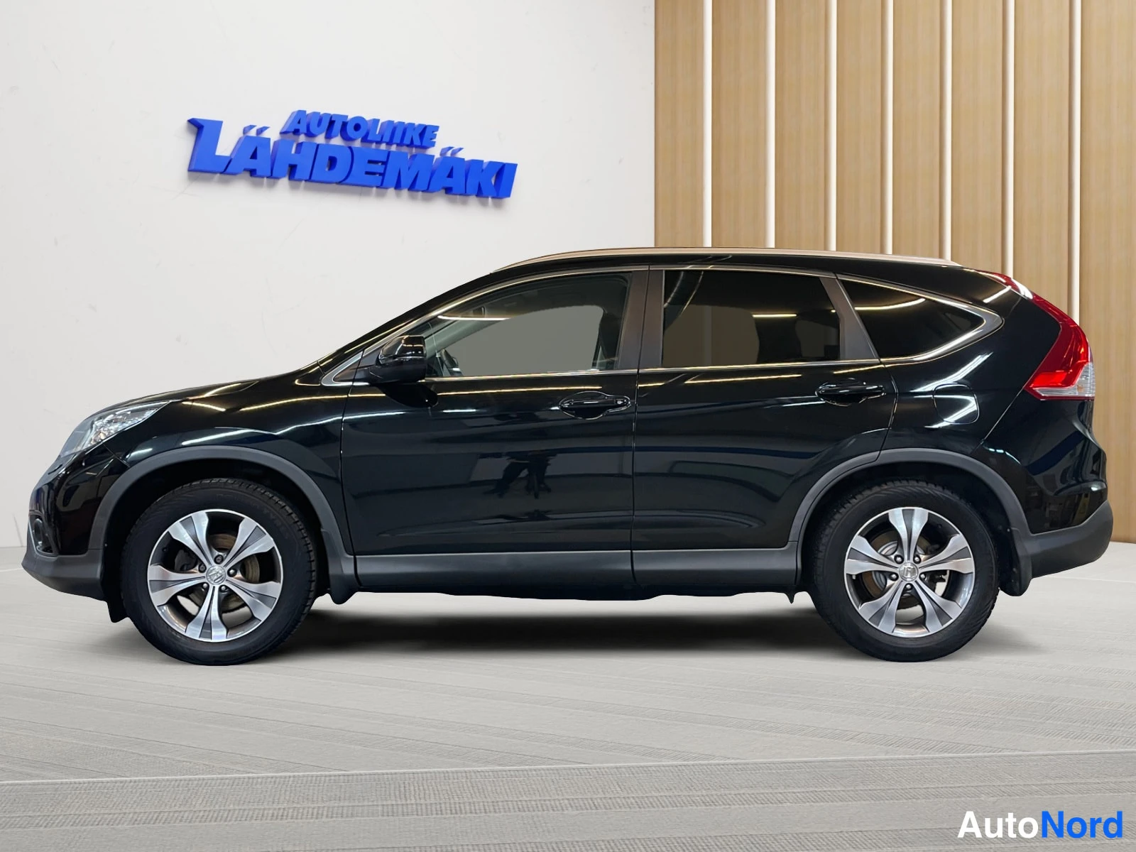 Musta Honda CR-V 2013, sivulta, kuva 5