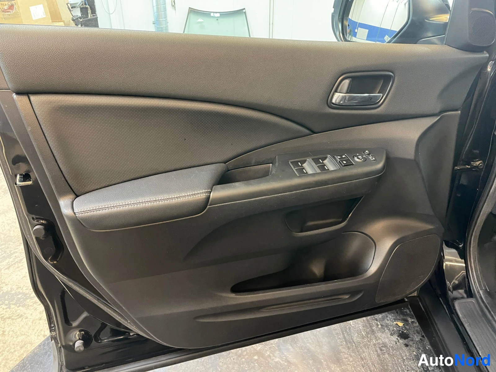 Musta Honda CR-V 2013, kuva 11