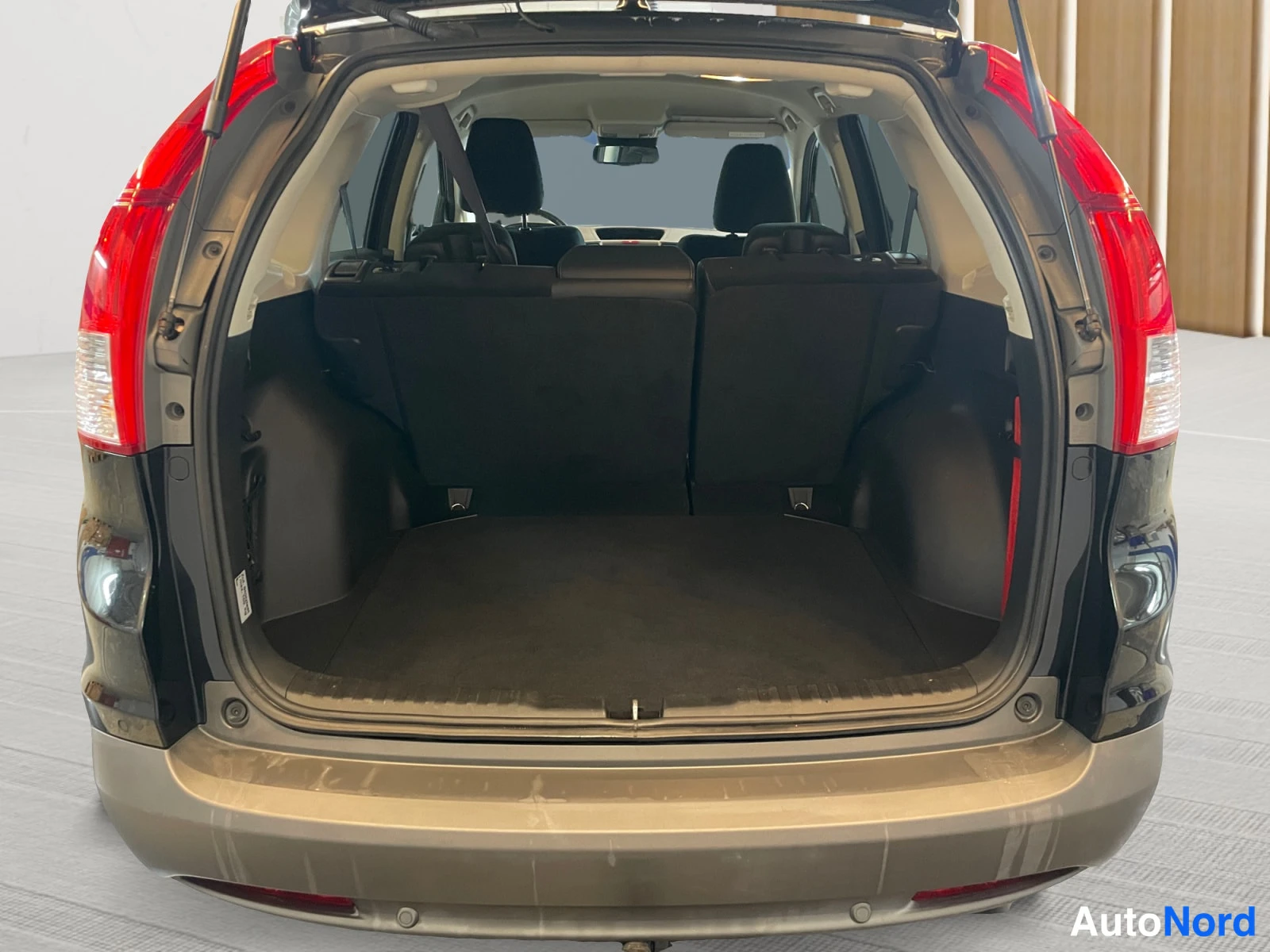 Musta Honda CR-V 2013, kuva 16