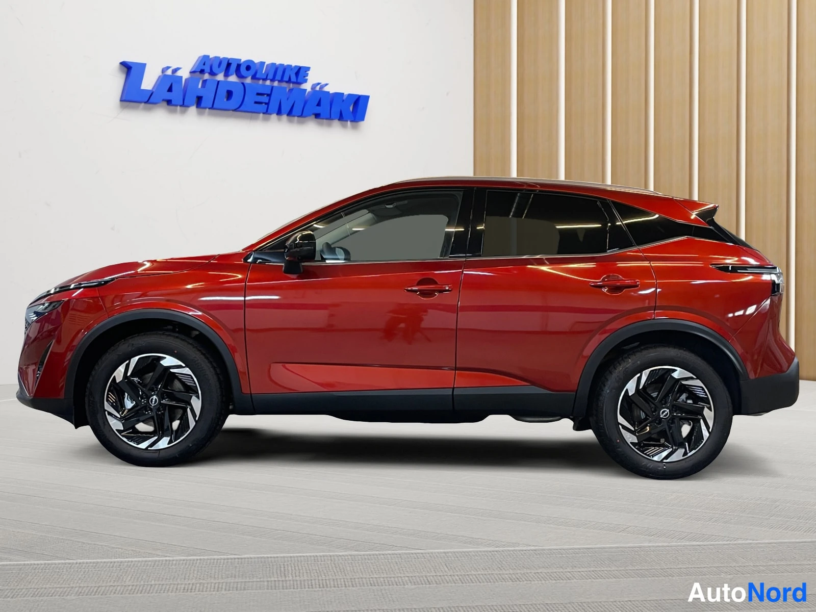 Punainen Nissan Qashqai 2026, sivulta, kuva 5