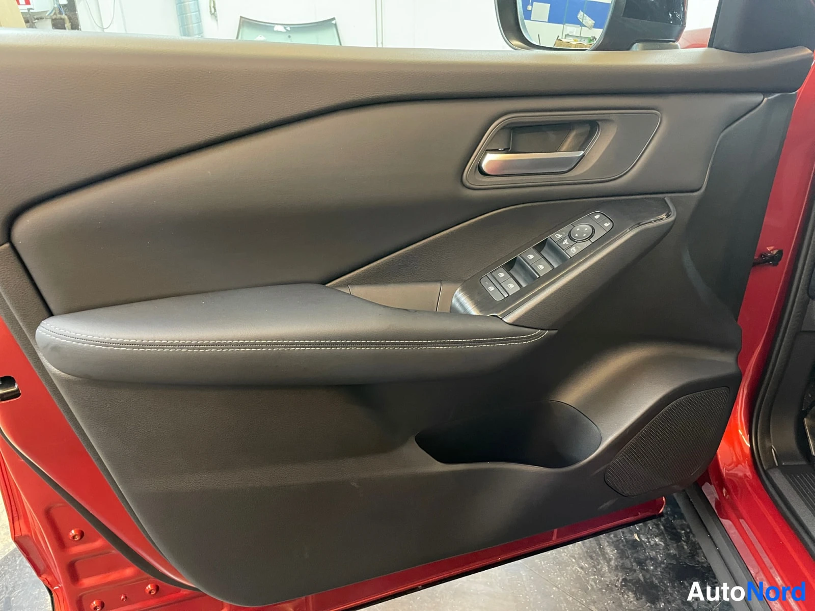 Punainen Nissan Qashqai 2026, yksityiskohta, kuva 17
