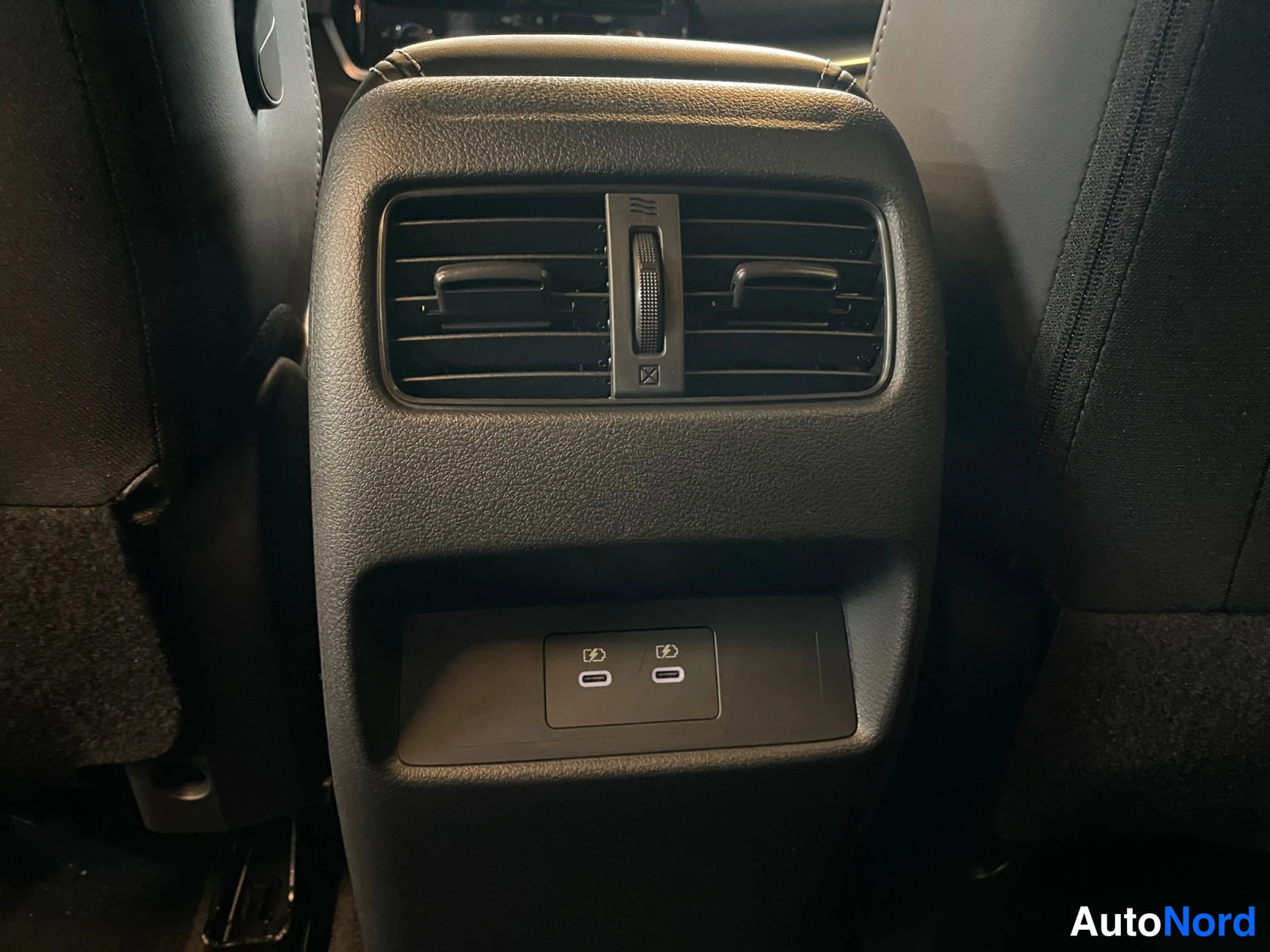 Punainen Nissan Qashqai 2026, yksityiskohta, kuva 24