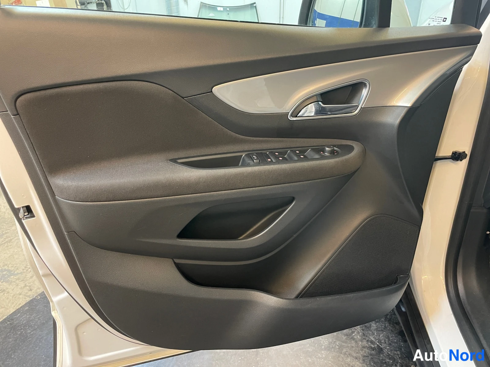 Valkoinen Opel Mokka 2014, kuva 12