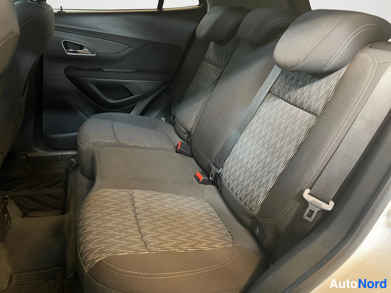 Valkoinen Opel Mokka 2014, kuva 17