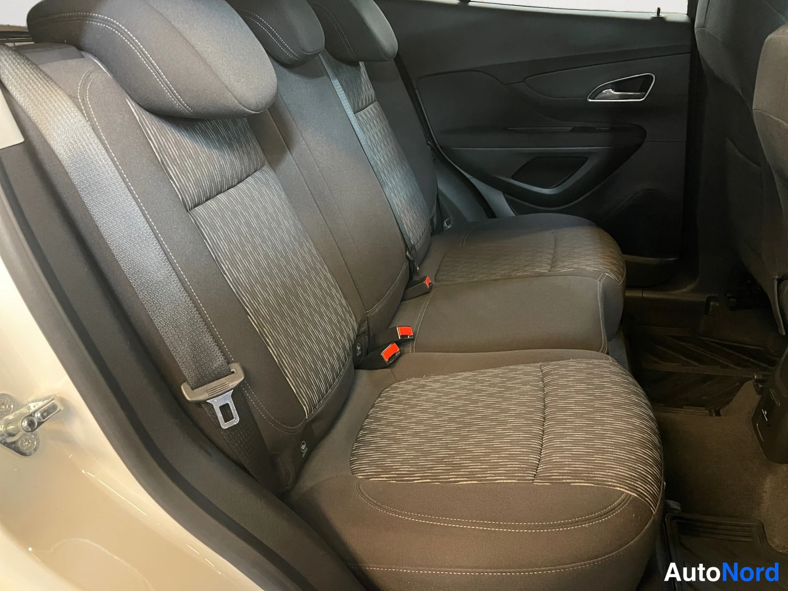 Valkoinen Opel Mokka 2014, kuva 19