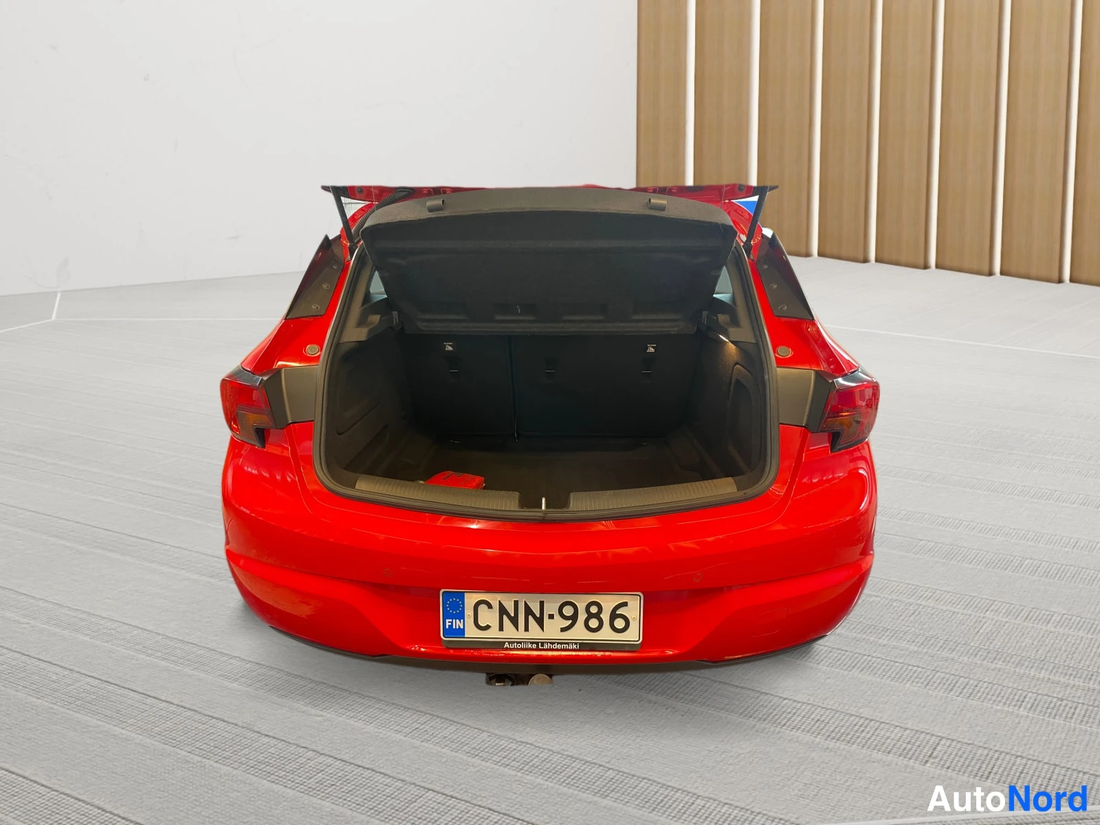 Punainen Opel Astra 2019, takaa, kuva 12