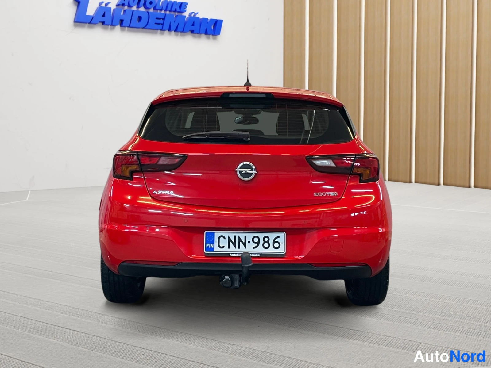 Punainen Opel Astra 2019, takaa, kuva 11