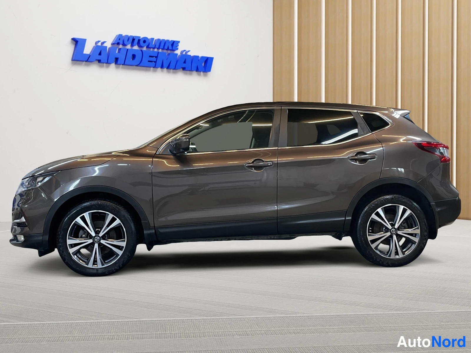Ruskea Nissan Qashqai 2019, sivulta, kuva 6