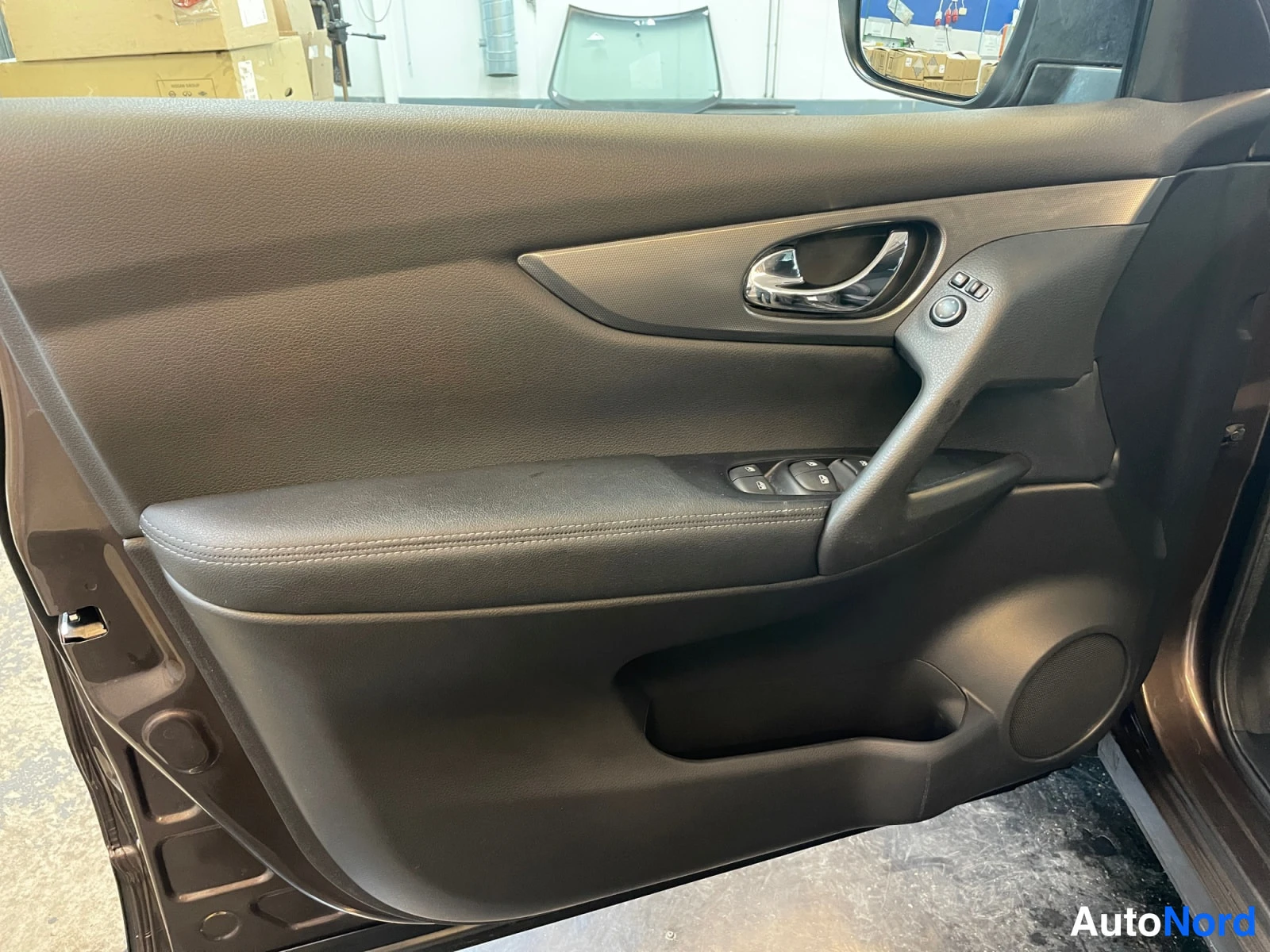 Ruskea Nissan Qashqai 2019, kuva 12