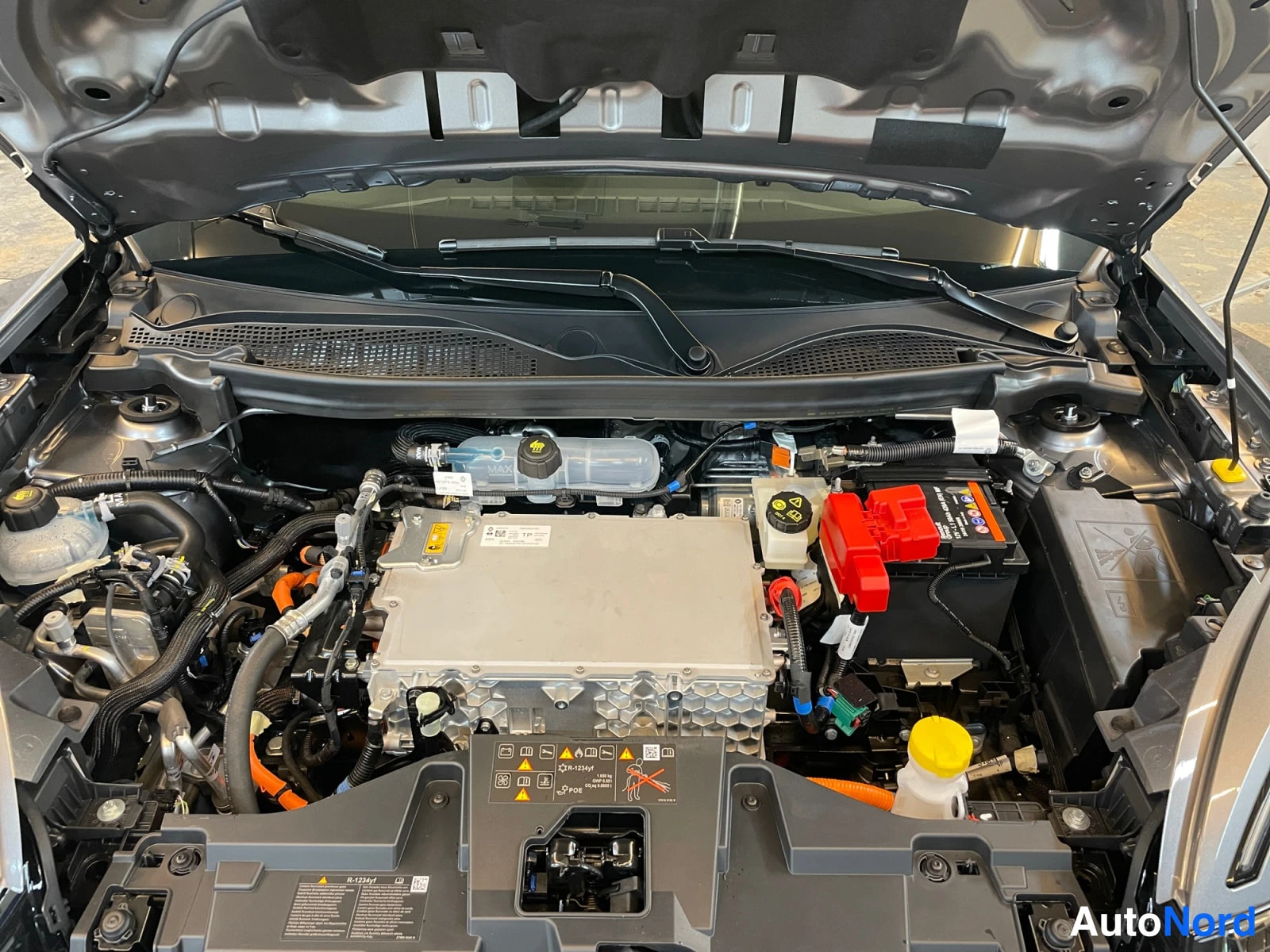 Hopea Nissan Micra 2026, moottoritila, kuva 19