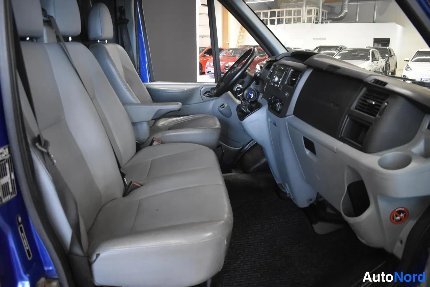 Sininen Ford Transit 2008, kuva 13