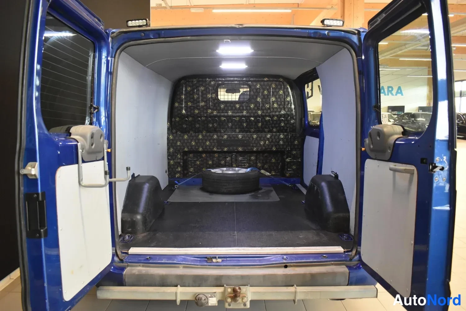 Sininen Ford Transit 2008, takaa, kuva 10