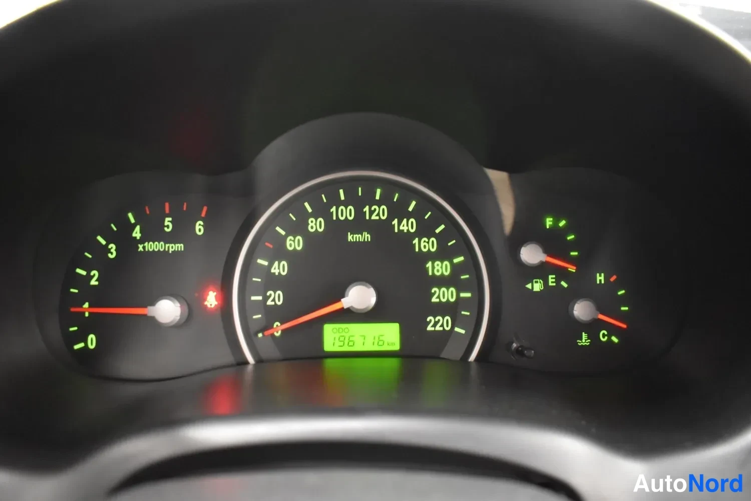 Harmaa Kia Carnival 2009, yksityiskohta, kuva 19