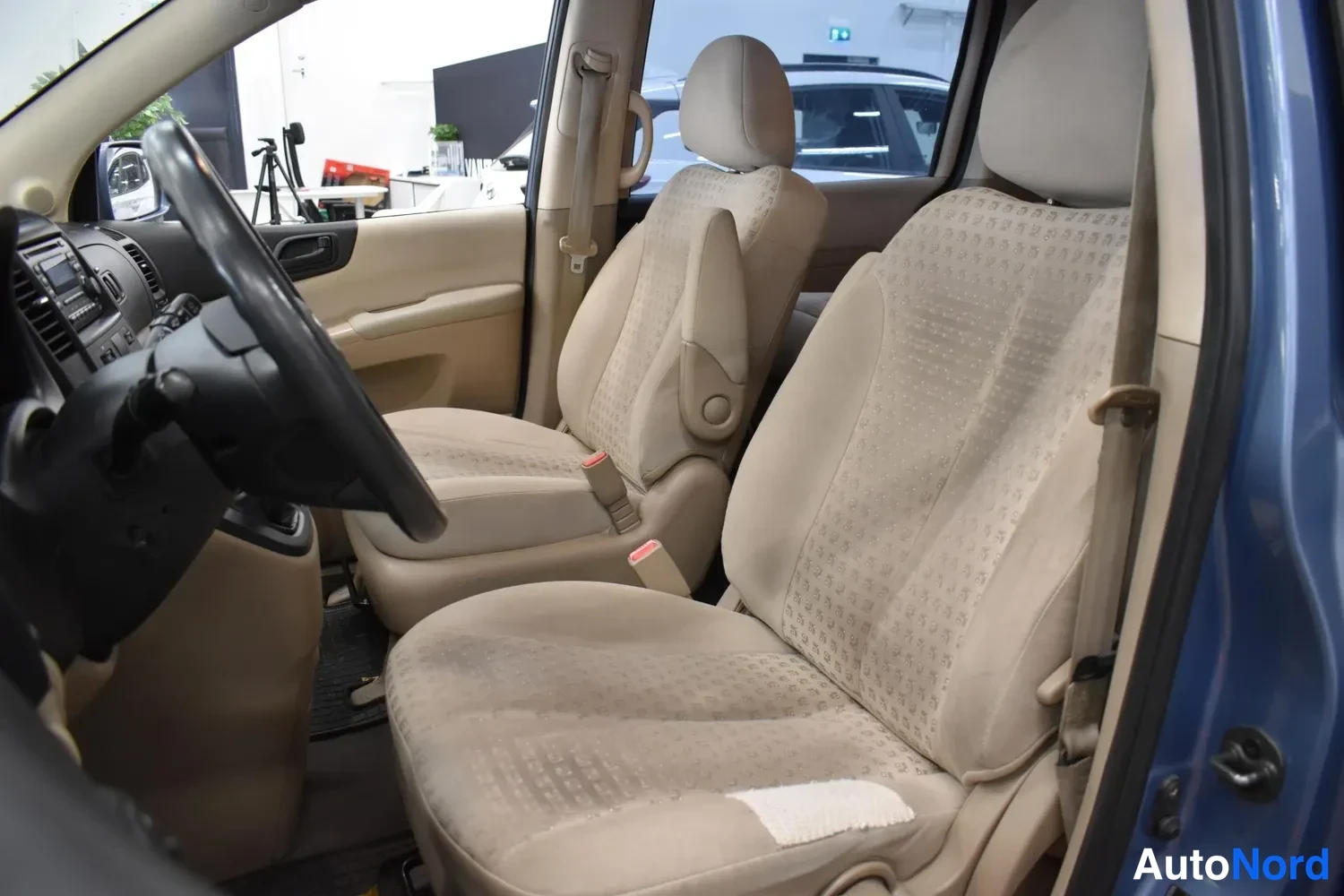 Harmaa Kia Carnival 2009, kuva 5