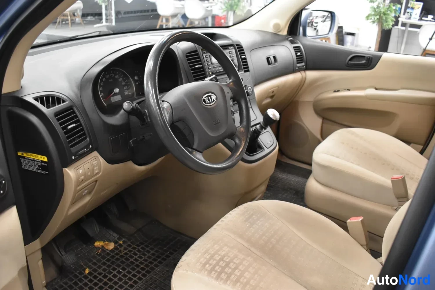 Harmaa Kia Carnival 2009, kuva 11