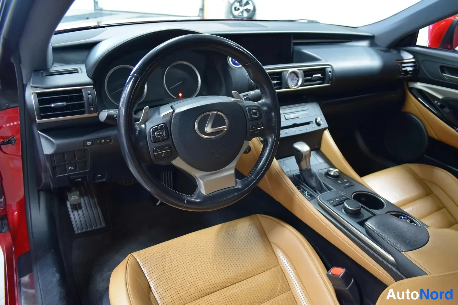 Punainen Lexus RC 2016, kuva 12