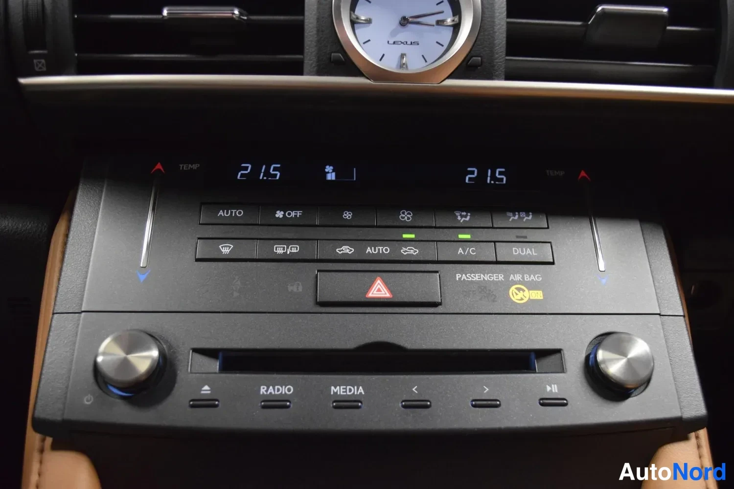Punainen Lexus RC 2016, kuva 26
