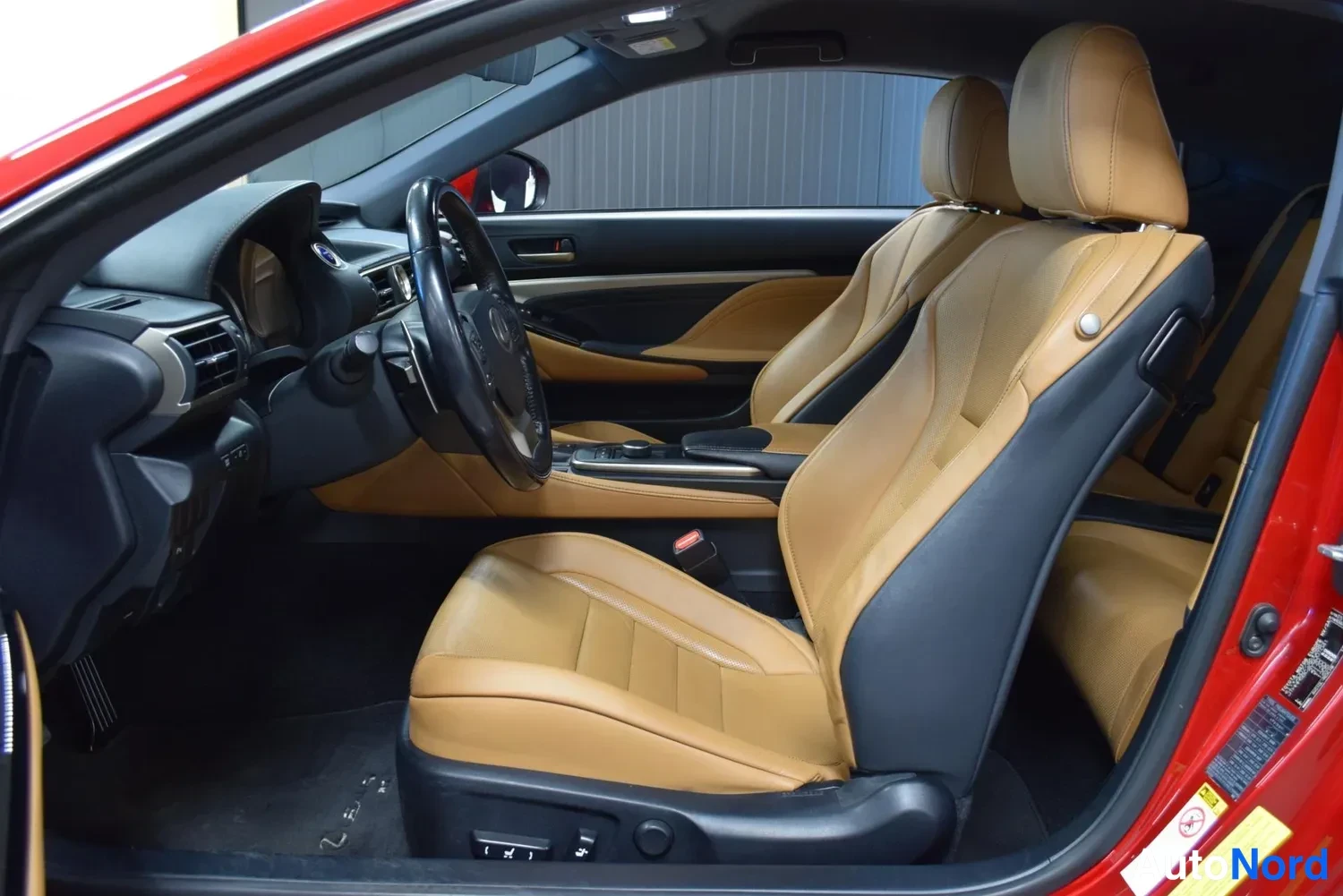 Punainen Lexus RC 2016, kuva 11